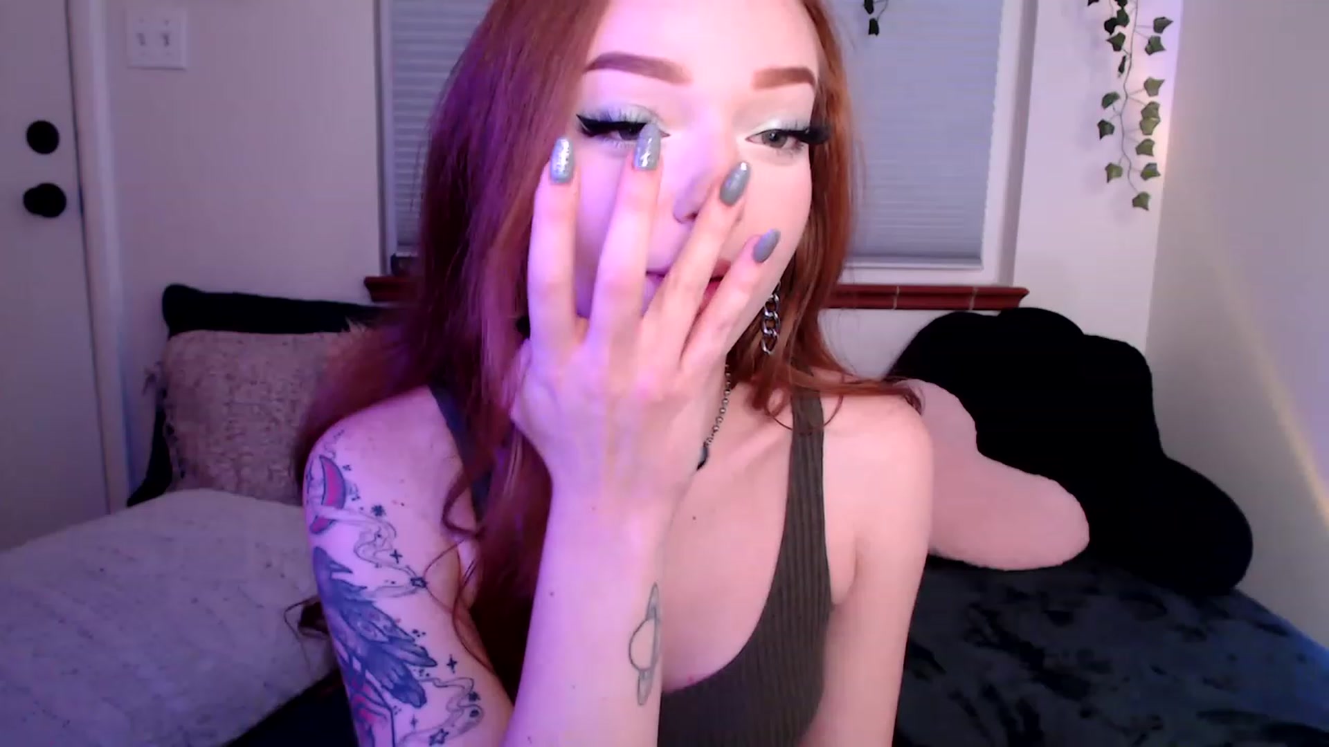 Gallery image thumbnail from FionaTheFox's myfreecams stream on, 12/16/2022, 09:54 image 7 of 20