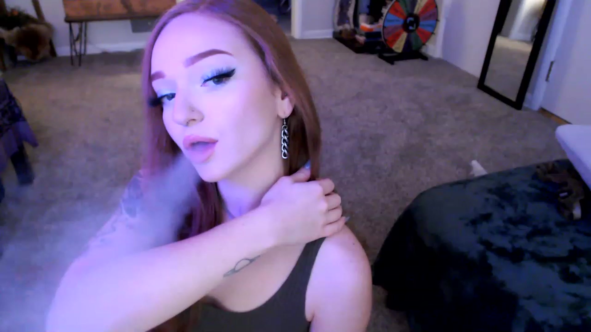 Gallery image thumbnail from FionaTheFox's myfreecams stream on, 12/16/2022, 09:54 image 8 of 20