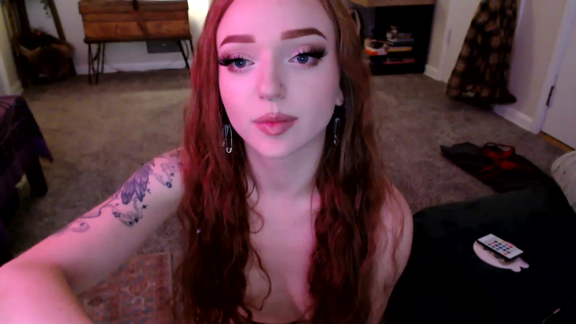 Gallery image thumbnail from FionaTheFox's myfreecams stream on, 12/28/2022, 09:36 image 19 of 20