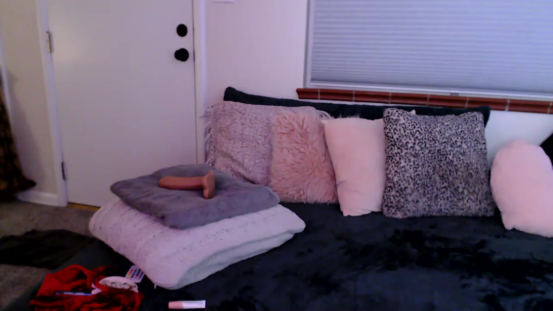 Gallery image thumbnail from FionaTheFox's myfreecams stream on, 12/28/2022, 09:36 image 16 of 20