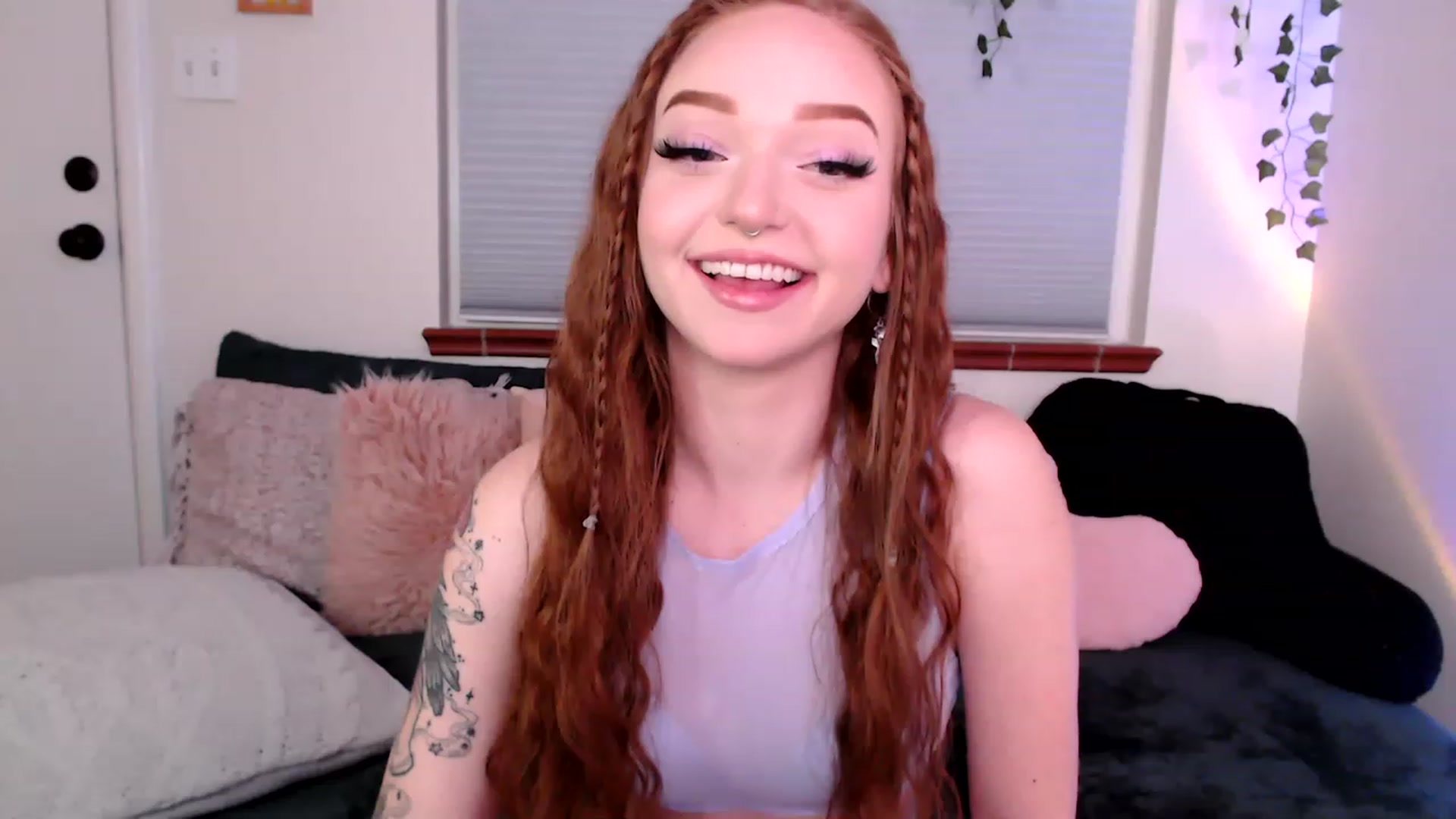 Gallery image thumbnail from FionaTheFox's myfreecams stream on, 12/29/2022, 10:09 image 4 of 20