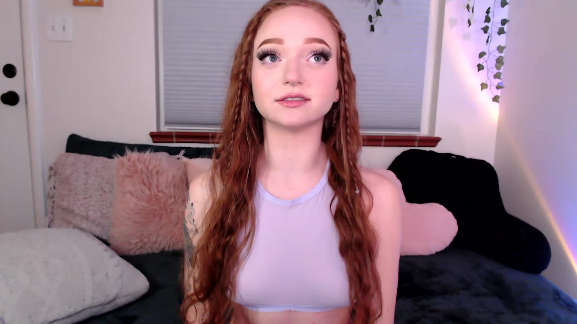 Gallery image thumbnail from FionaTheFox's myfreecams stream on, 12/29/2022, 10:09 image 9 of 20