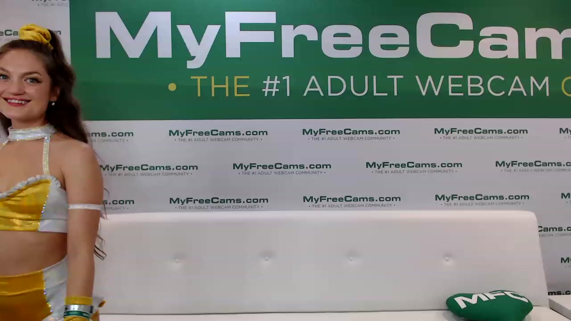 Gallery image thumbnail from FionaTheFox's myfreecams stream on, 01/07/2023, 02:49 image 1 of 20