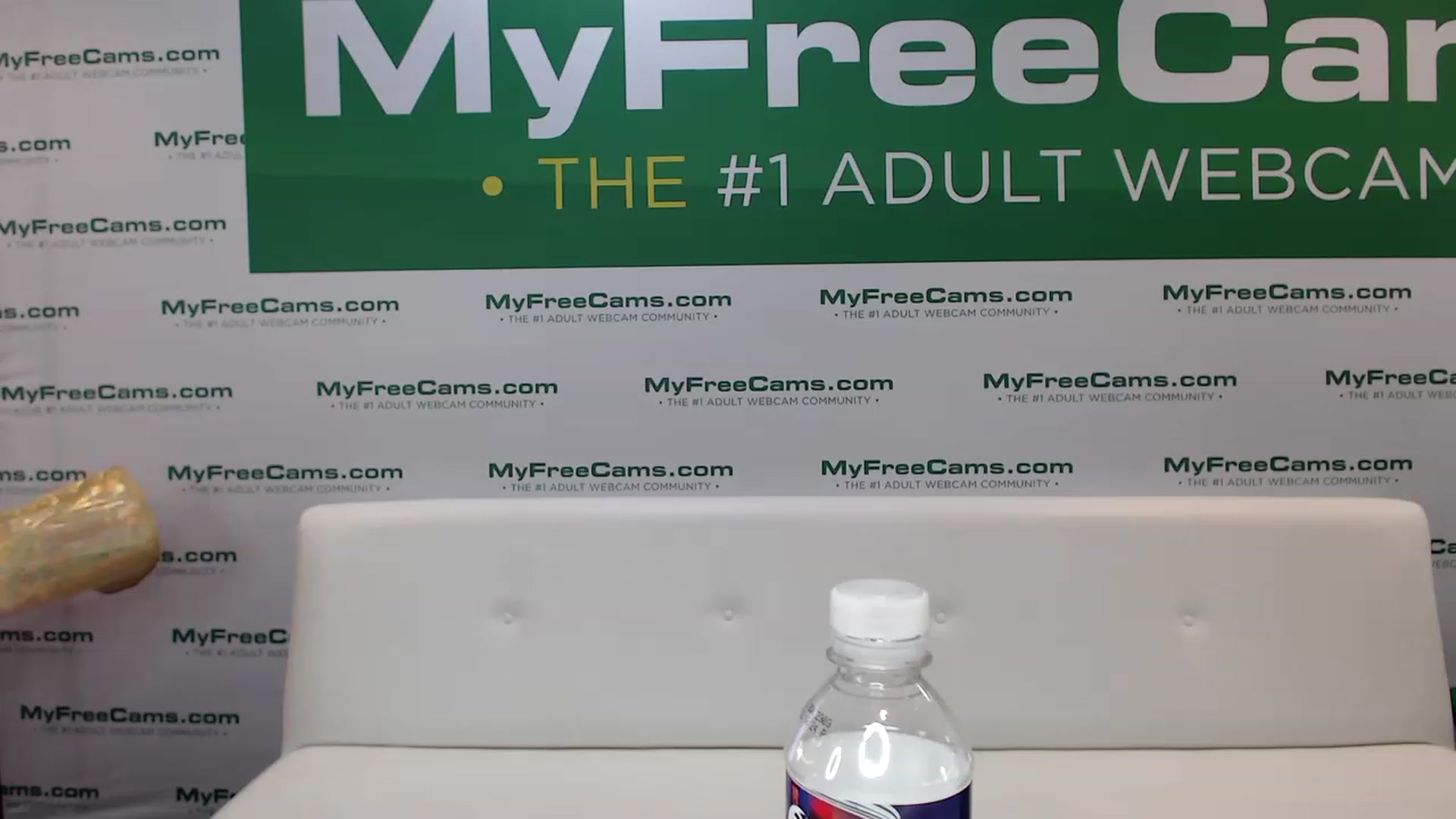 Gallery image thumbnail from FionaTheFox's myfreecams stream on, 01/07/2023, 02:49 image 14 of 20
