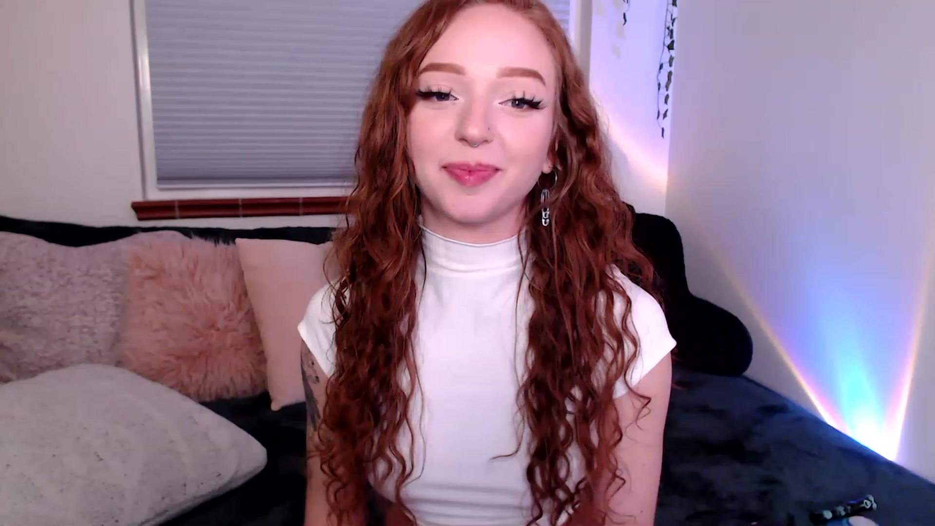 Gallery image thumbnail from FionaTheFox's myfreecams stream on, 01/17/2023, 10:46 image 16 of 20