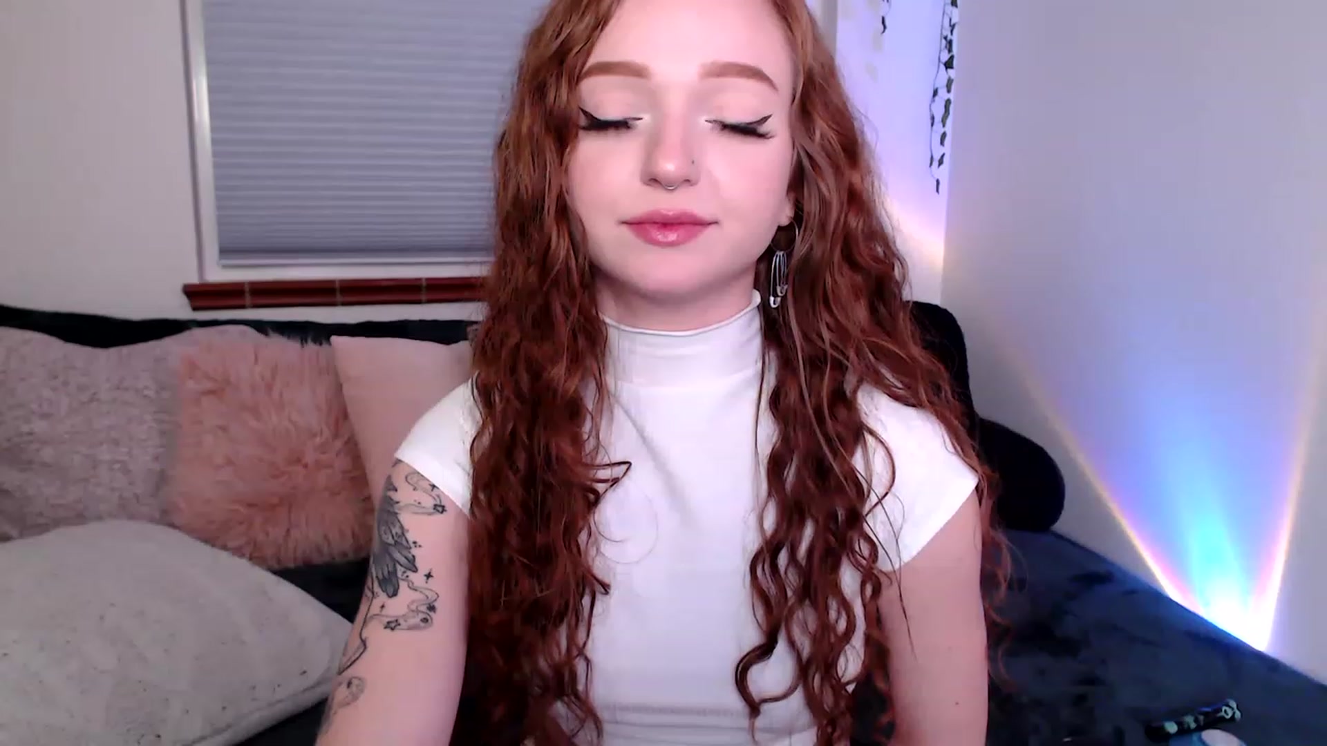 Gallery image thumbnail from FionaTheFox's myfreecams stream on, 01/17/2023, 10:46 image 15 of 20