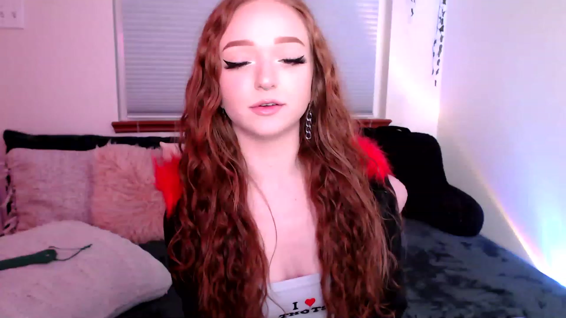 Gallery image thumbnail from FionaTheFox's myfreecams stream on, 01/18/2023, 09:38 image 6 of 20