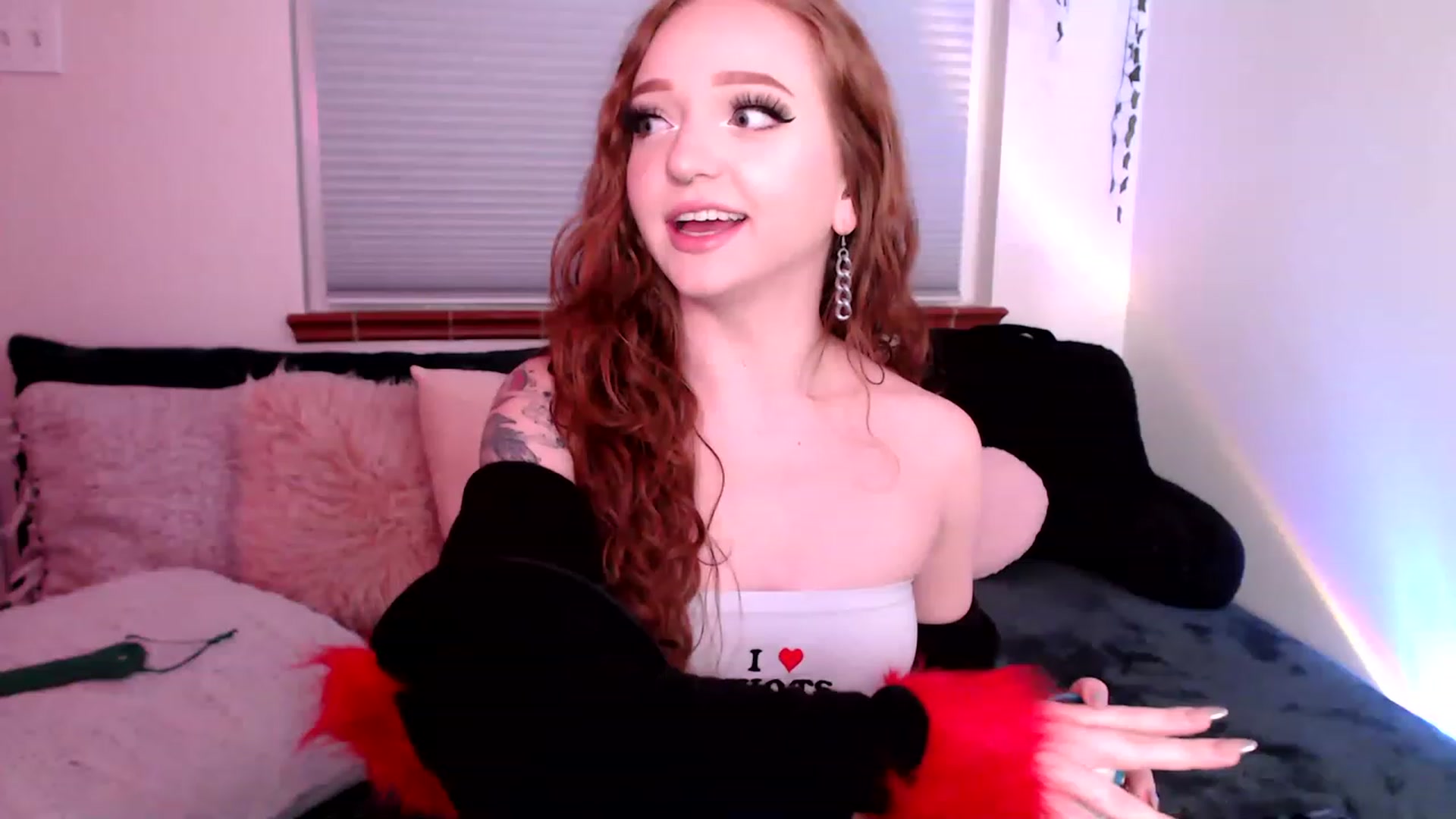 Gallery image thumbnail from FionaTheFox's myfreecams stream on, 01/18/2023, 09:38 image 4 of 20