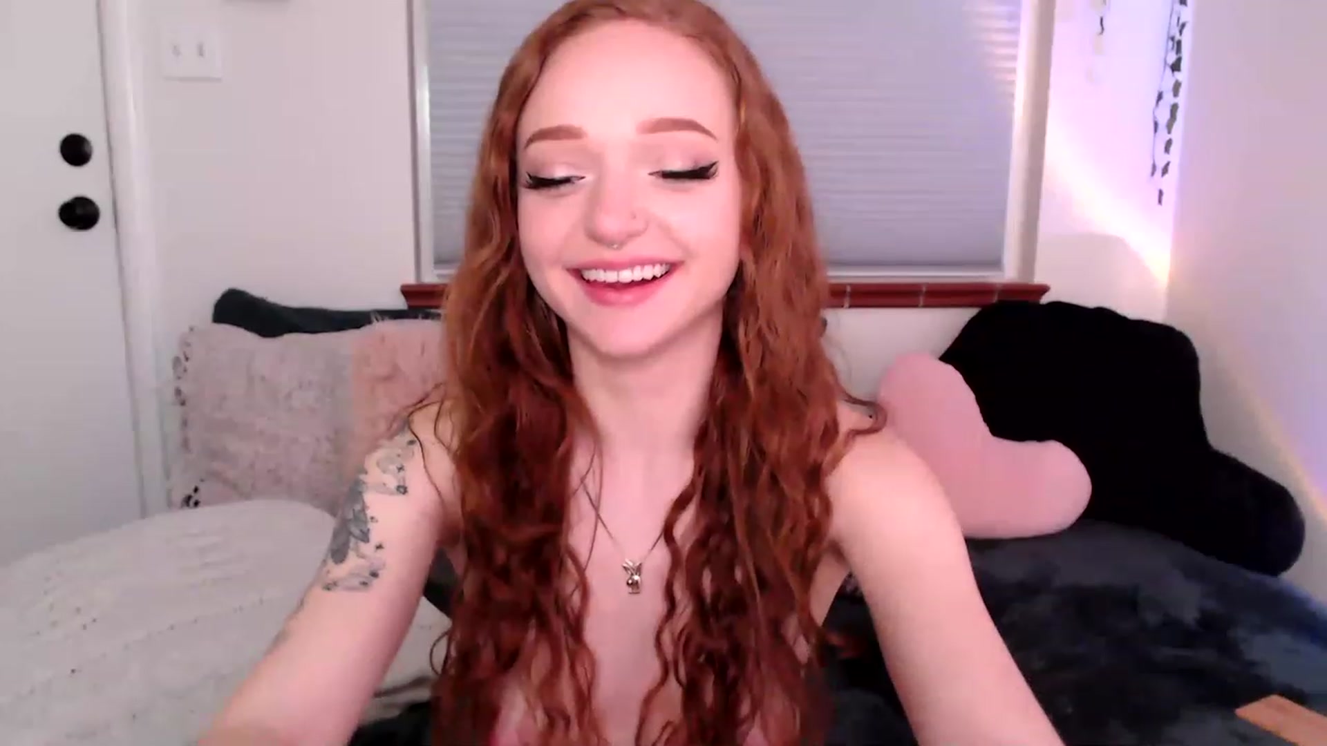 Gallery image thumbnail from FionaTheFox's myfreecams stream on, 01/19/2023, 10:46 image 20 of 20
