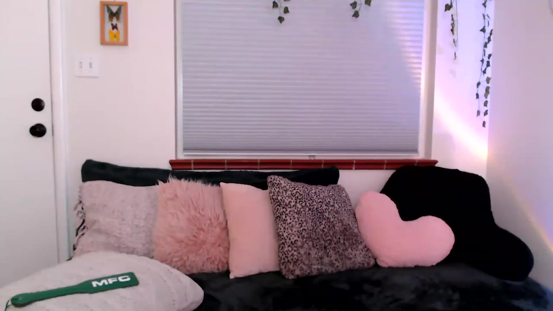 Gallery image thumbnail from FionaTheFox's myfreecams stream on, 01/20/2023, 09:58 image 12 of 20