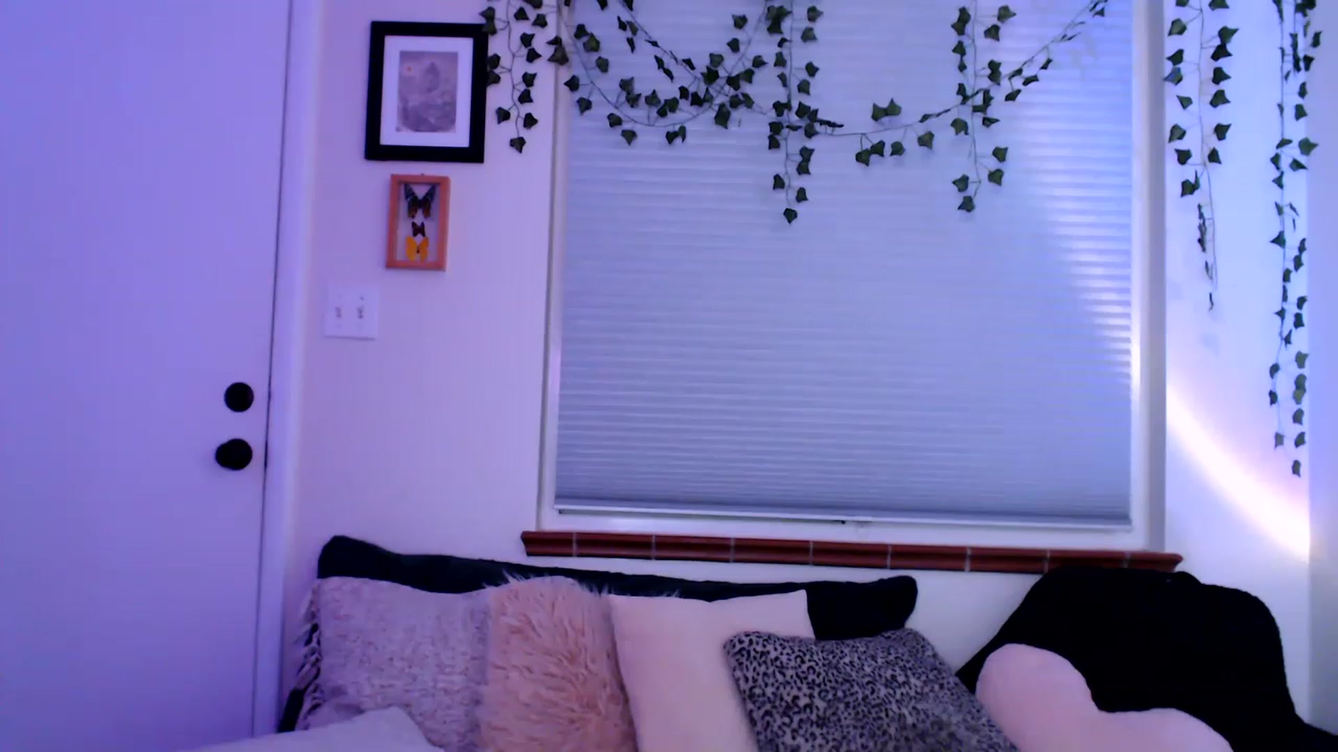 Gallery image thumbnail from FionaTheFox's myfreecams stream on, 01/21/2023, 10:18 image 19 of 20
