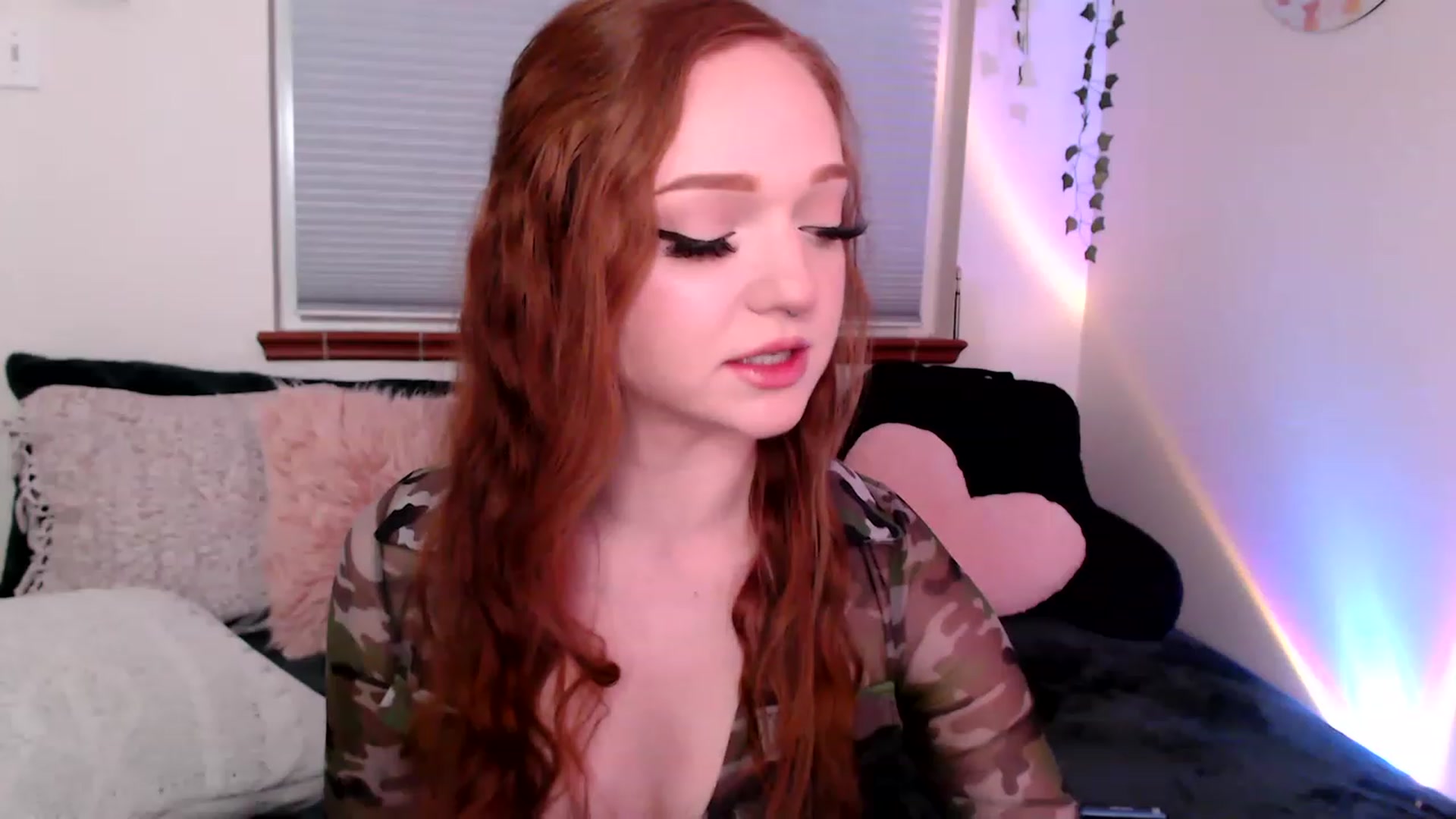 Gallery image thumbnail from FionaTheFox's myfreecams stream on, 01/26/2023, 09:14 image 5 of 20