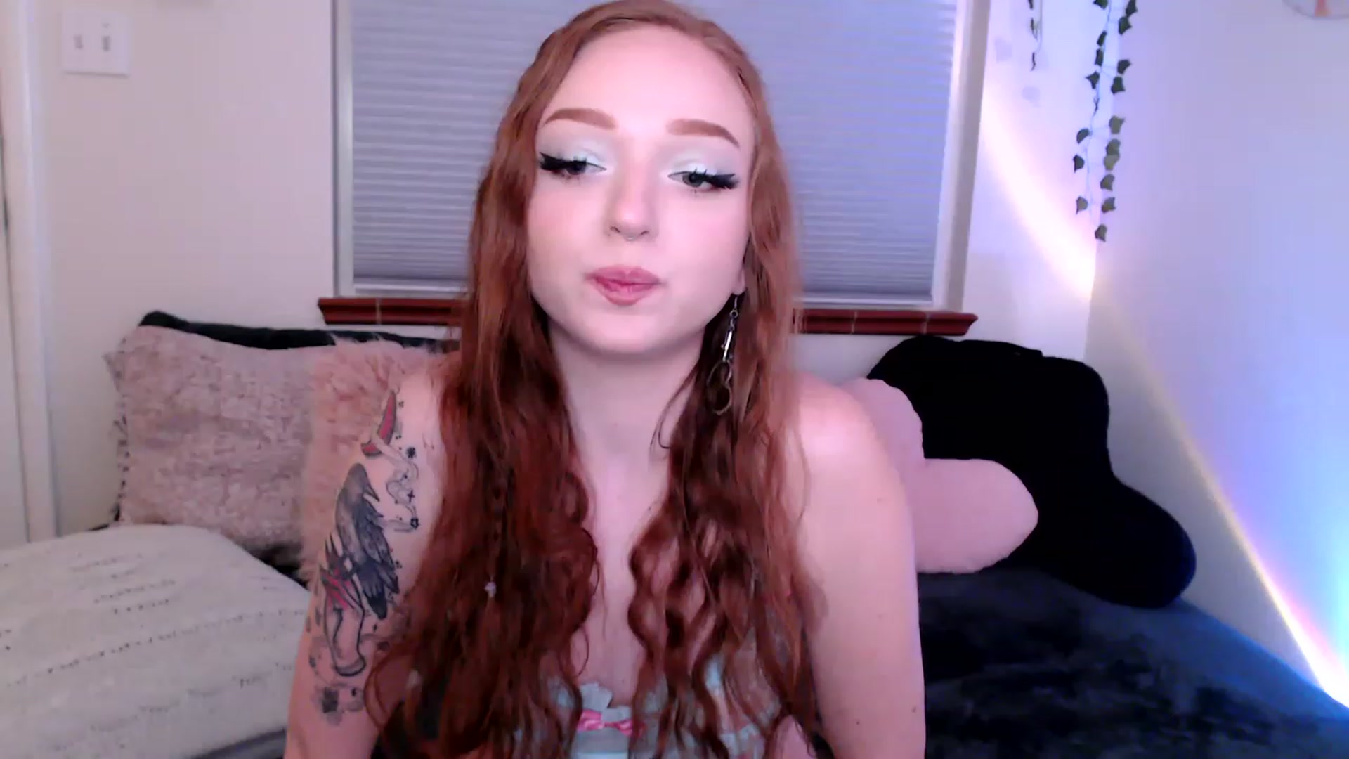 Gallery image thumbnail from FionaTheFox's myfreecams stream on, 01/27/2023, 09:53 image 3 of 20