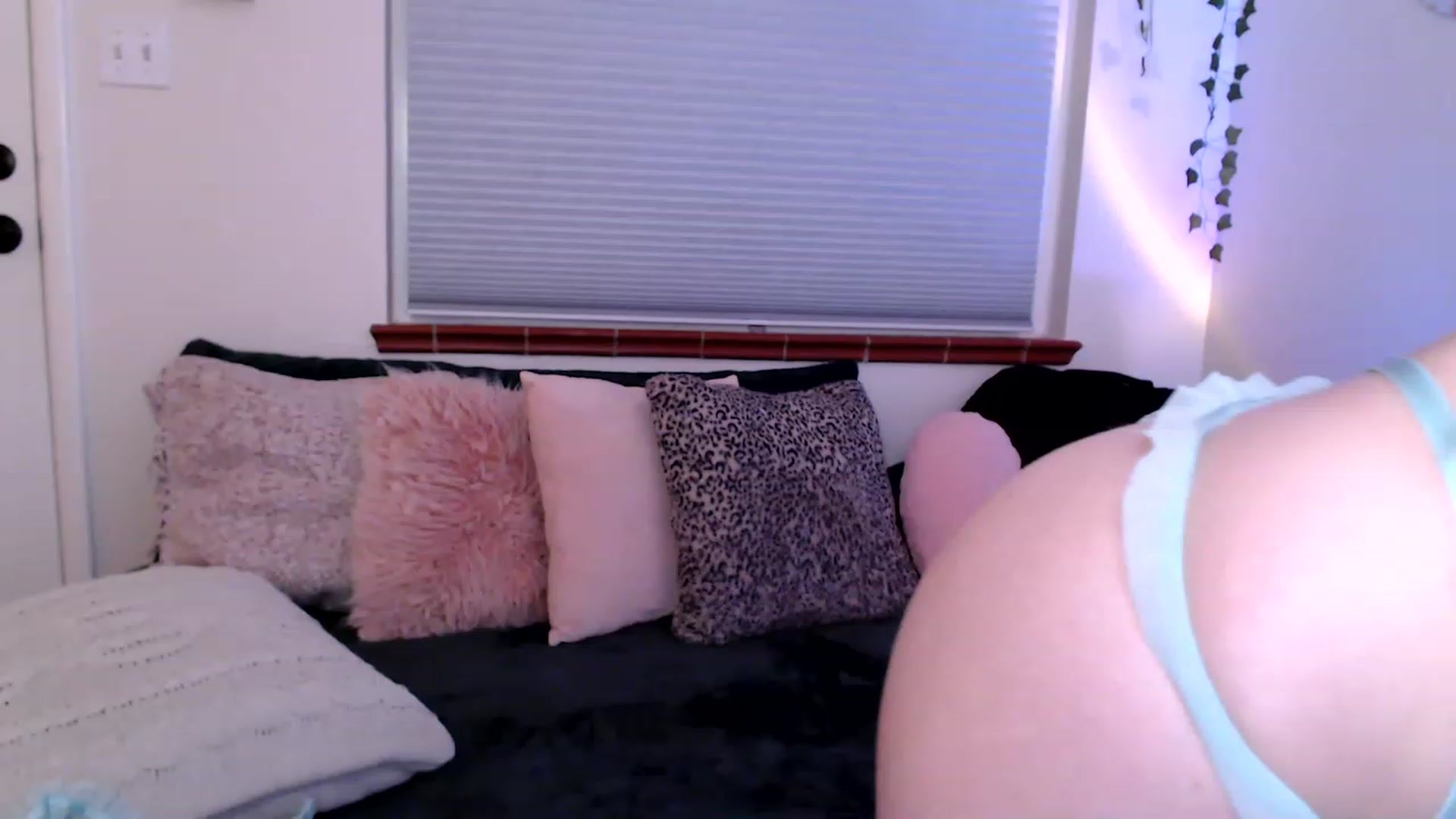 Gallery image thumbnail from FionaTheFox's myfreecams stream on, 01/27/2023, 09:53 image 6 of 20