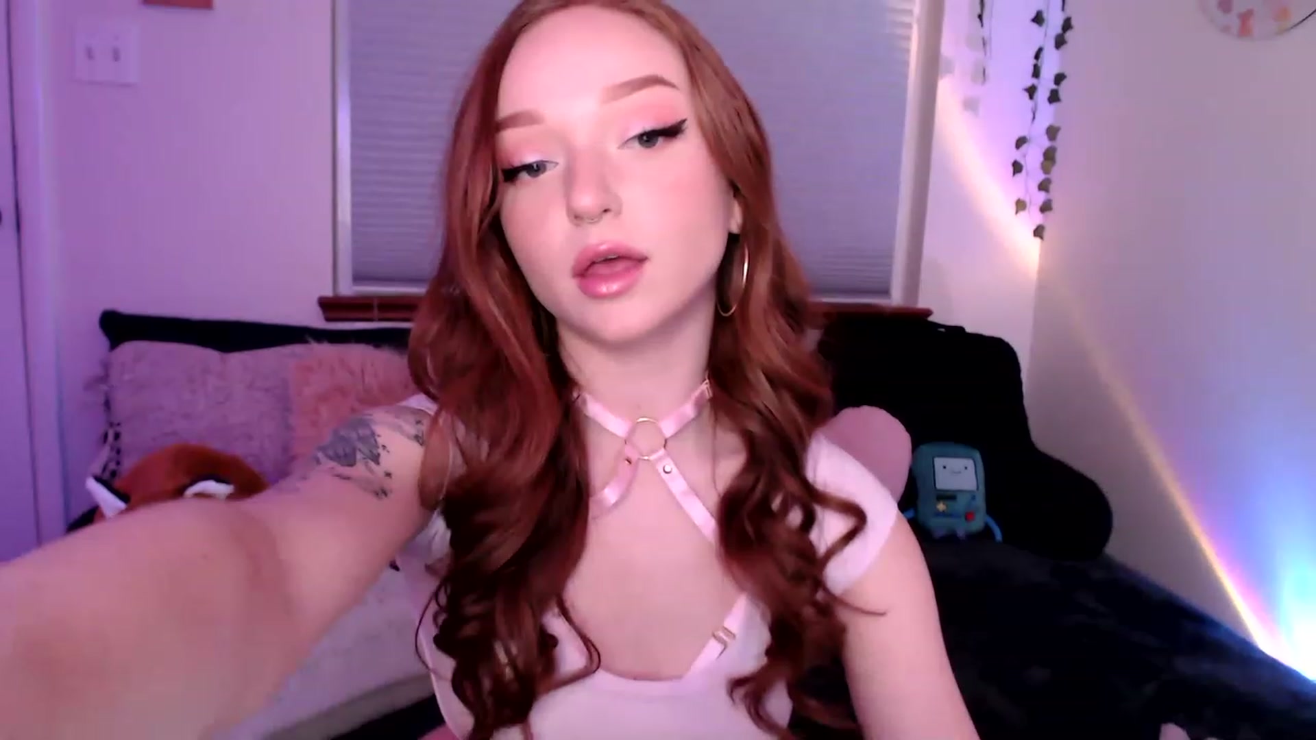 Gallery image thumbnail from FionaTheFox's myfreecams stream on, 02/15/2023, 06:37 image 14 of 20