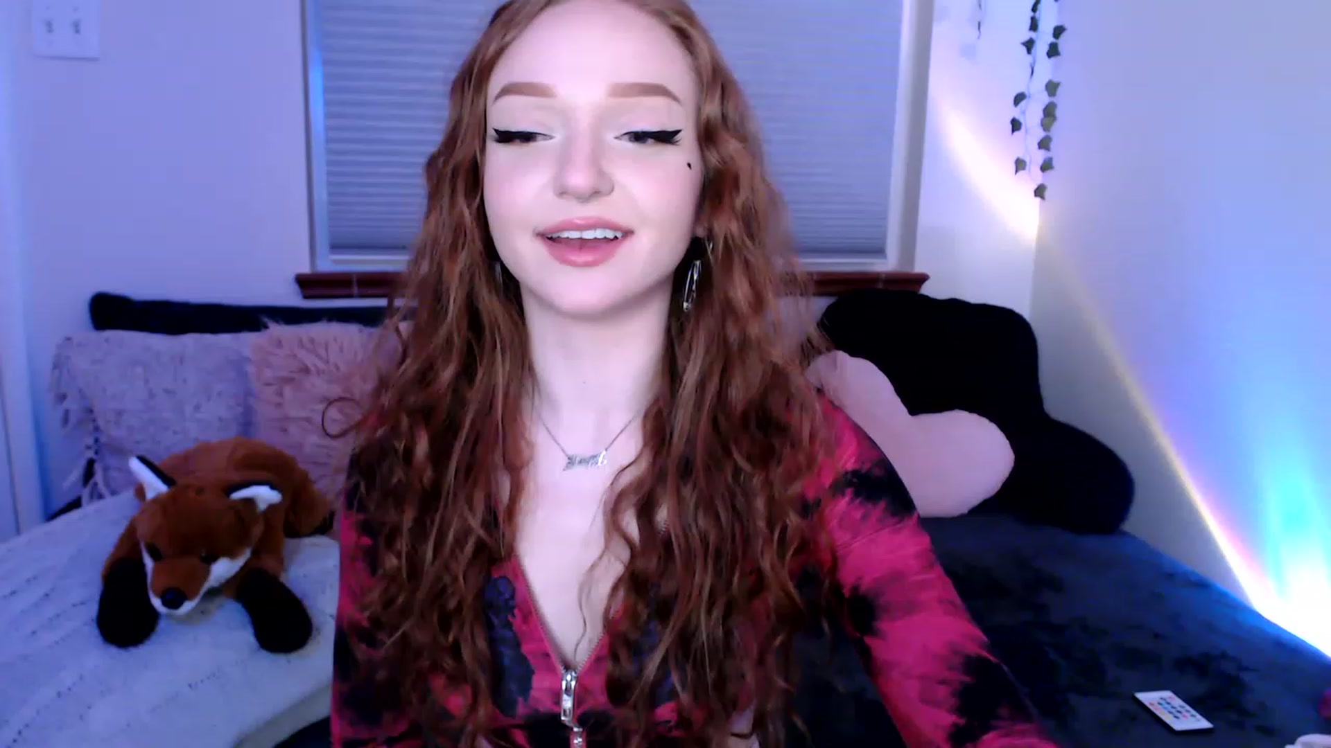 Gallery image thumbnail from FionaTheFox's myfreecams stream on, 02/22/2023, 10:23 image 12 of 20