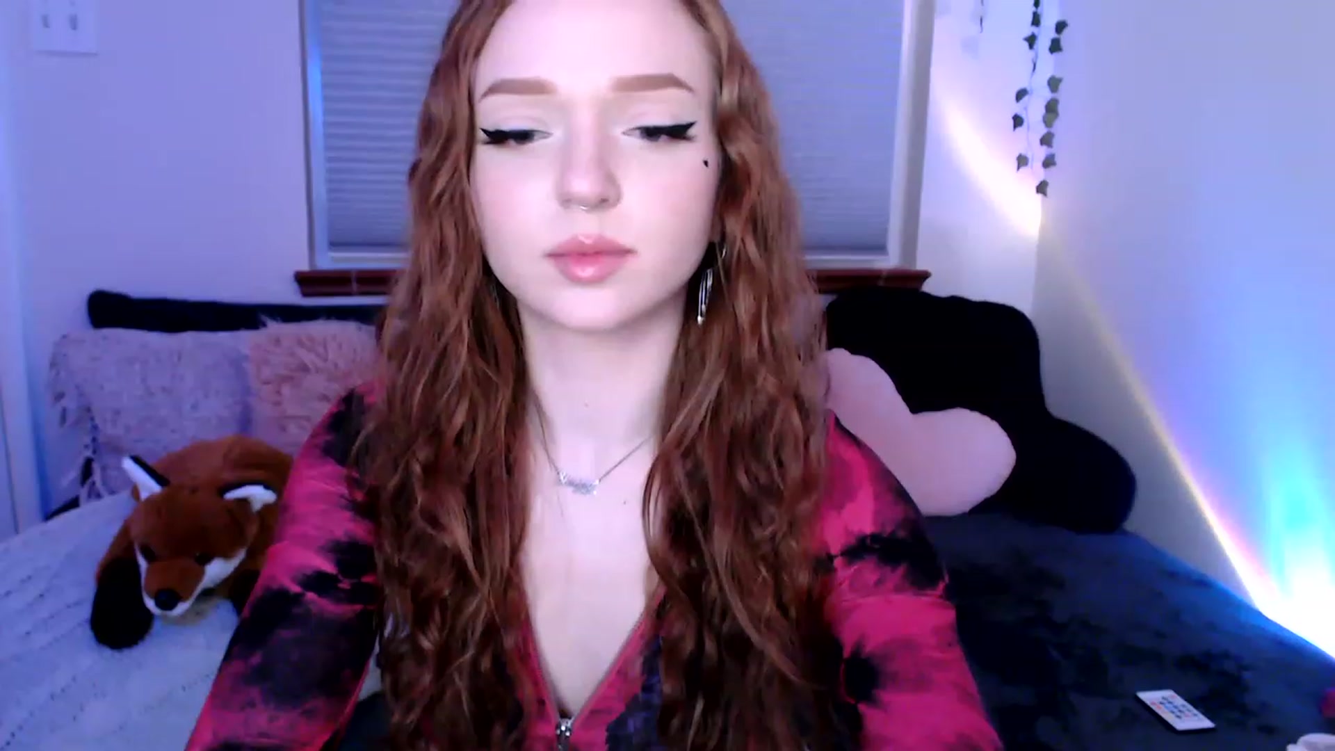 Gallery image thumbnail from FionaTheFox's myfreecams stream on, 02/22/2023, 10:23 image 13 of 20
