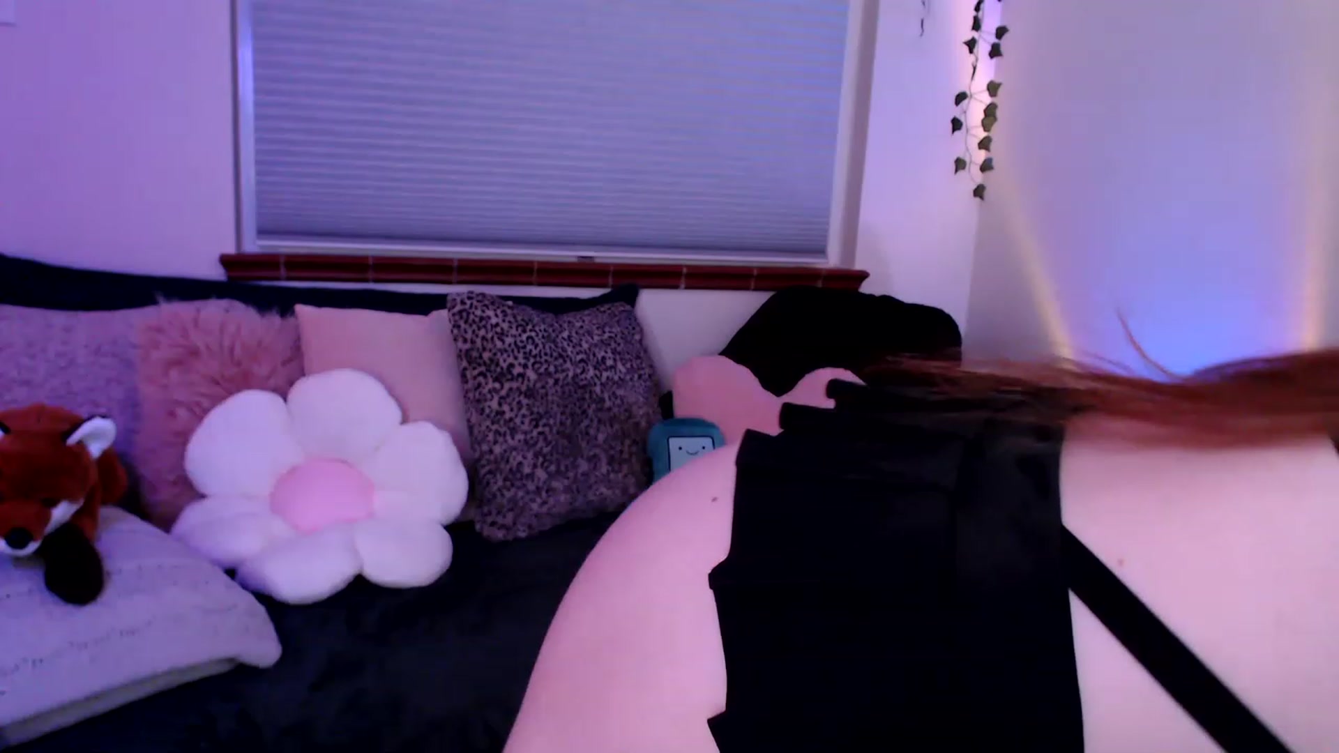 Gallery image thumbnail from FionaTheFox's myfreecams stream on, 02/26/2023, 09:21 image 9 of 20