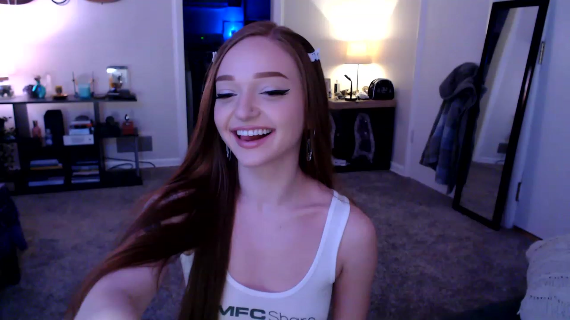 Gallery image thumbnail from FionaTheFox's myfreecams stream on, 02/28/2023, 09:37 image 17 of 20