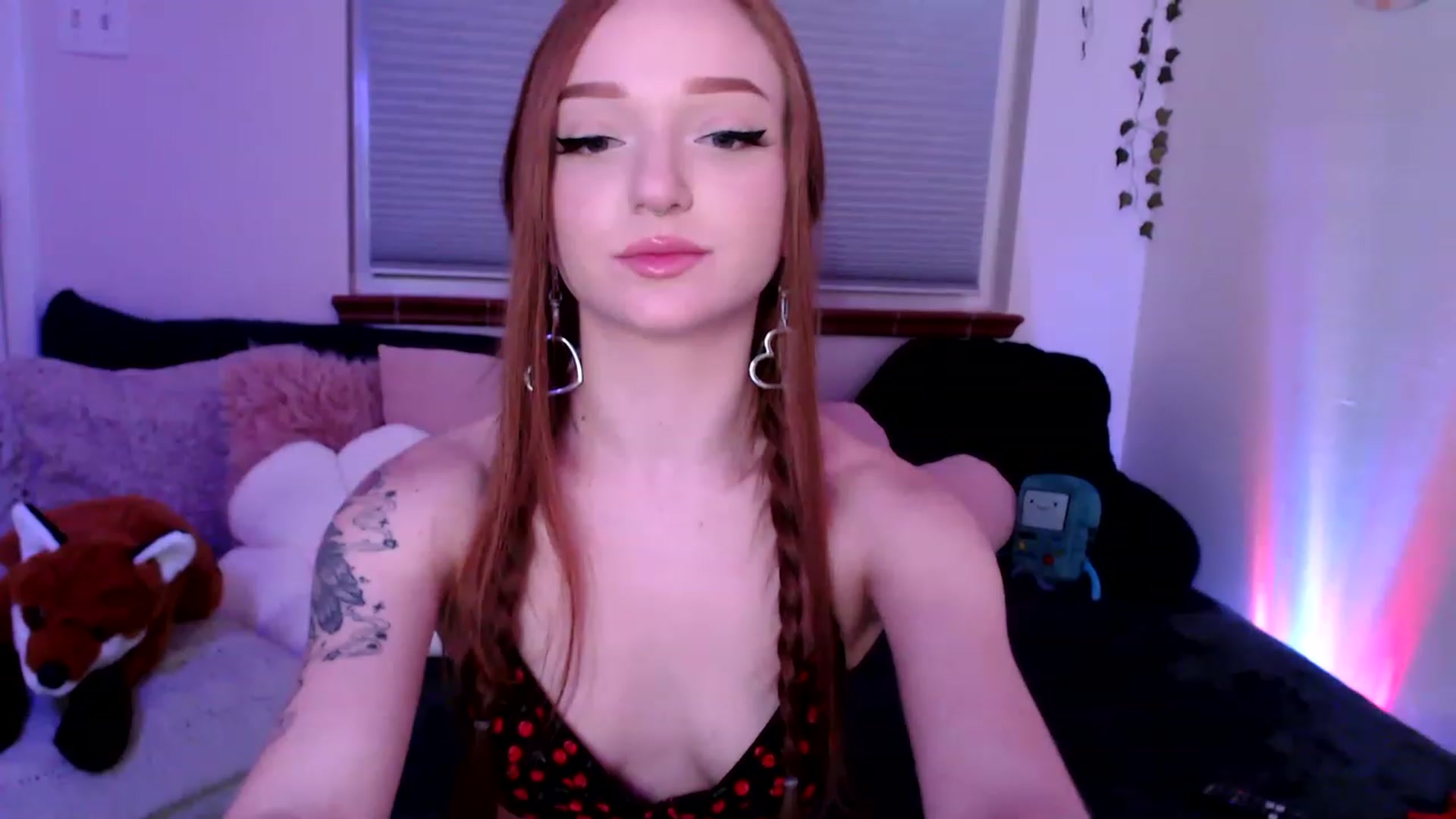 Gallery image thumbnail from FionaTheFox's myfreecams stream on, 03/01/2023, 09:39 image 6 of 20