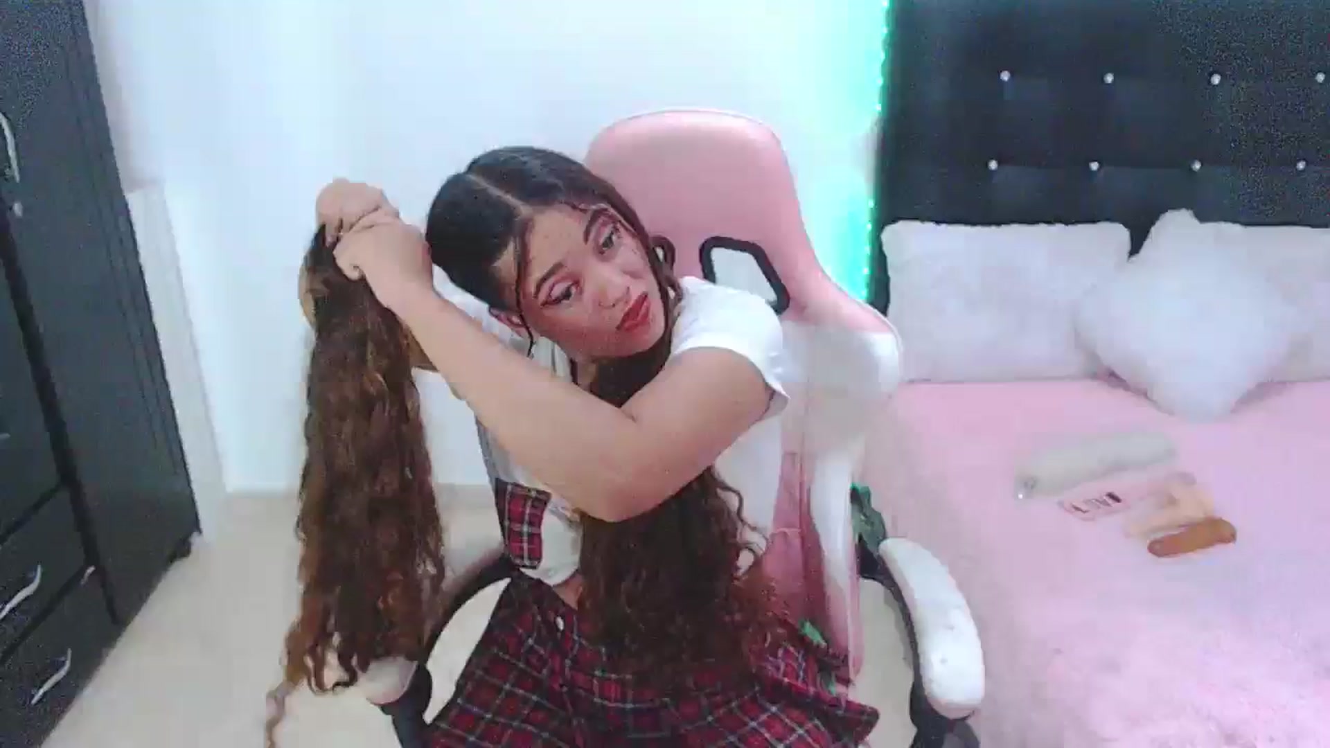 Gallery image thumbnail from Fioreladarin's myfreecams stream on, 06/25/2025, 08:02 image 12 of 20