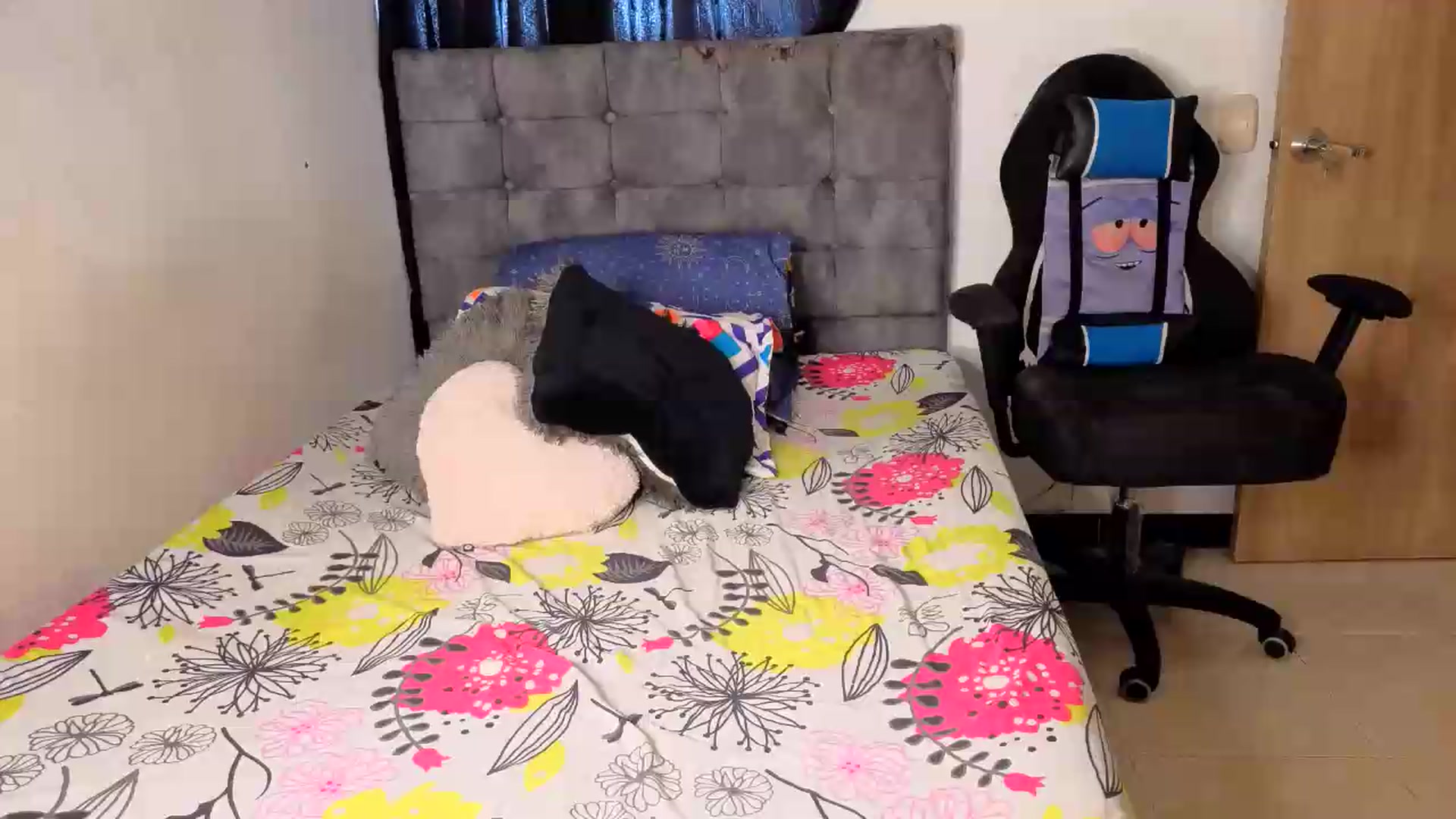 Gallery image thumbnail from Fiorella_Up's myfreecams stream on, 08/15/2026, 19:17 image 1 of 20
