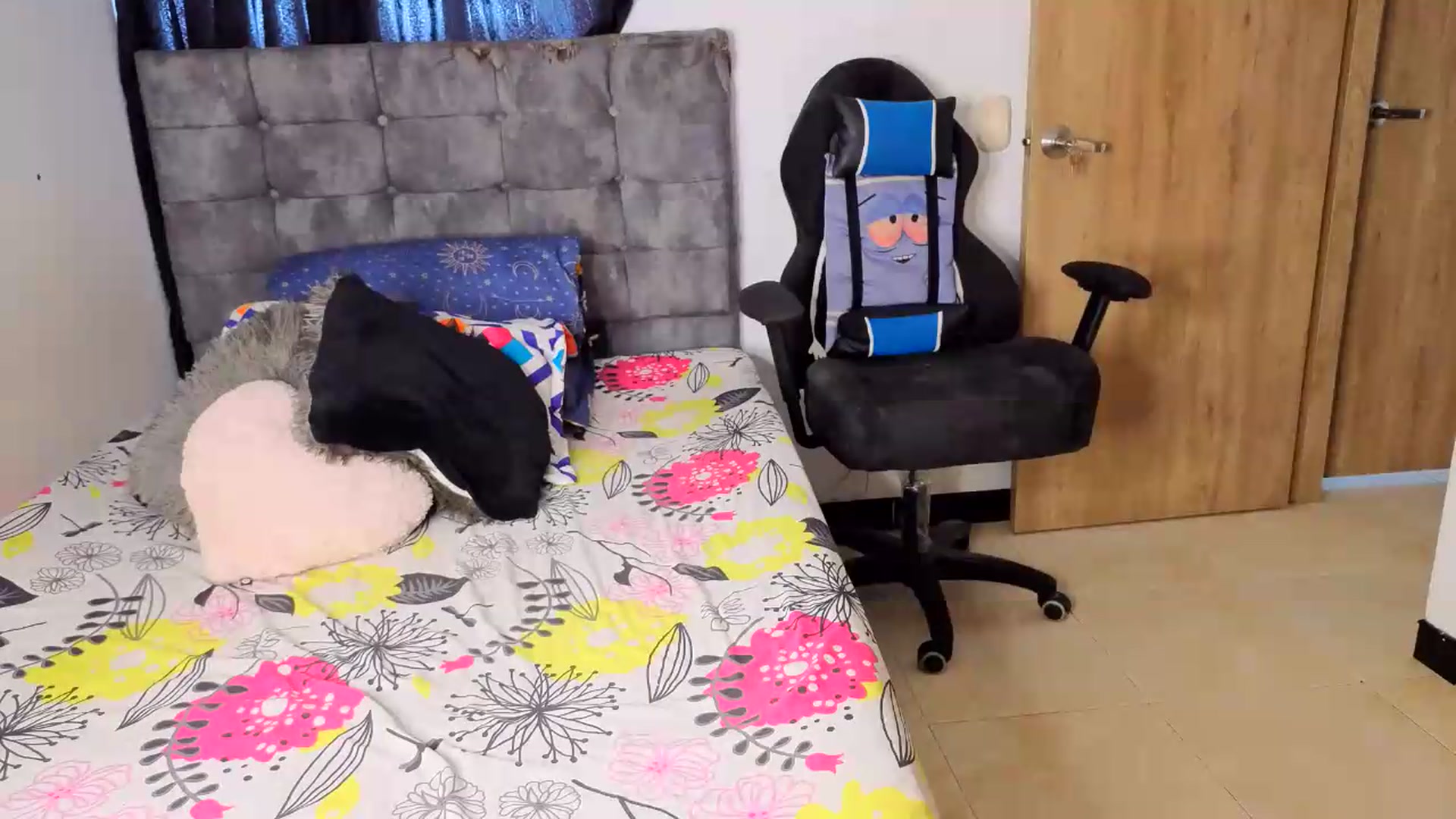 Gallery image thumbnail from Fiorella_Up's myfreecams stream on, 08/15/2026, 19:17 image 2 of 20