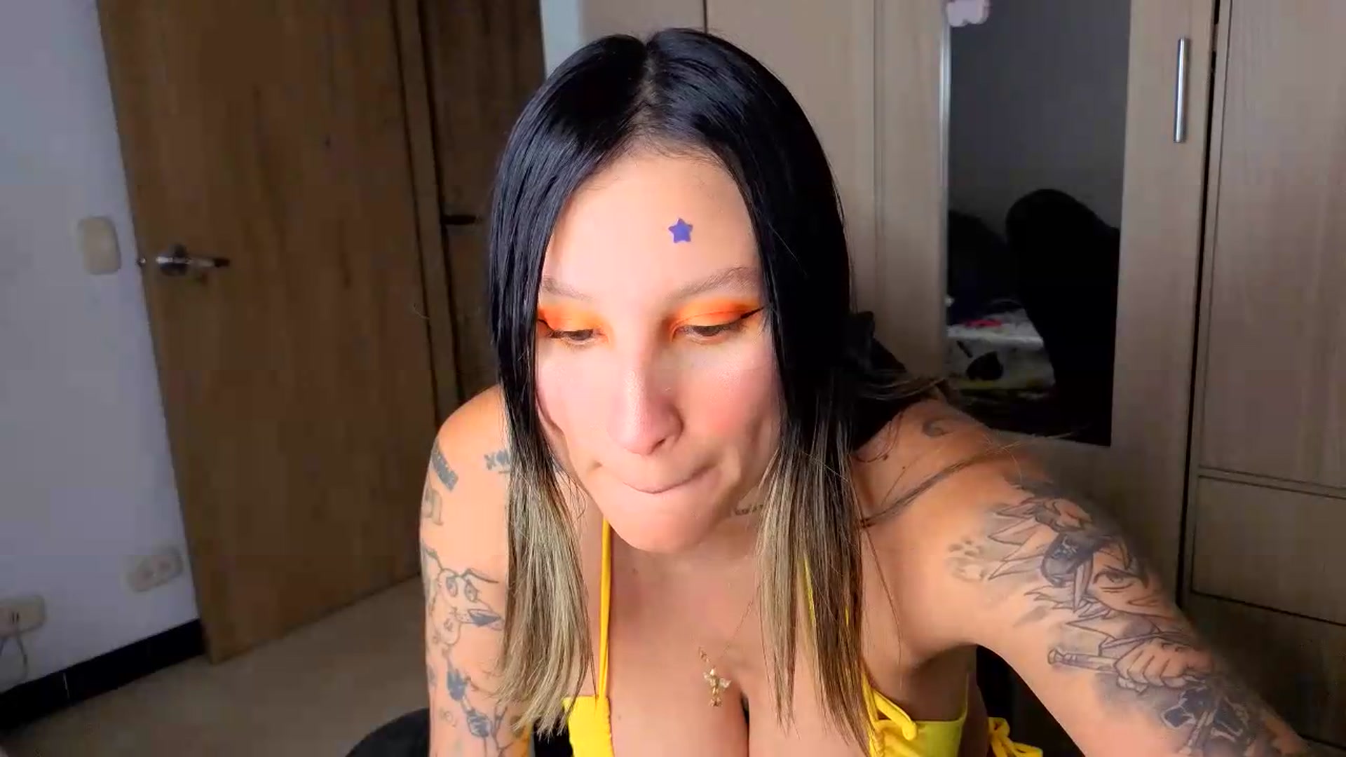 Gallery image thumbnail from Fiorella_Up's myfreecams stream on, 08/25/2026, 19:59 image 10 of 20