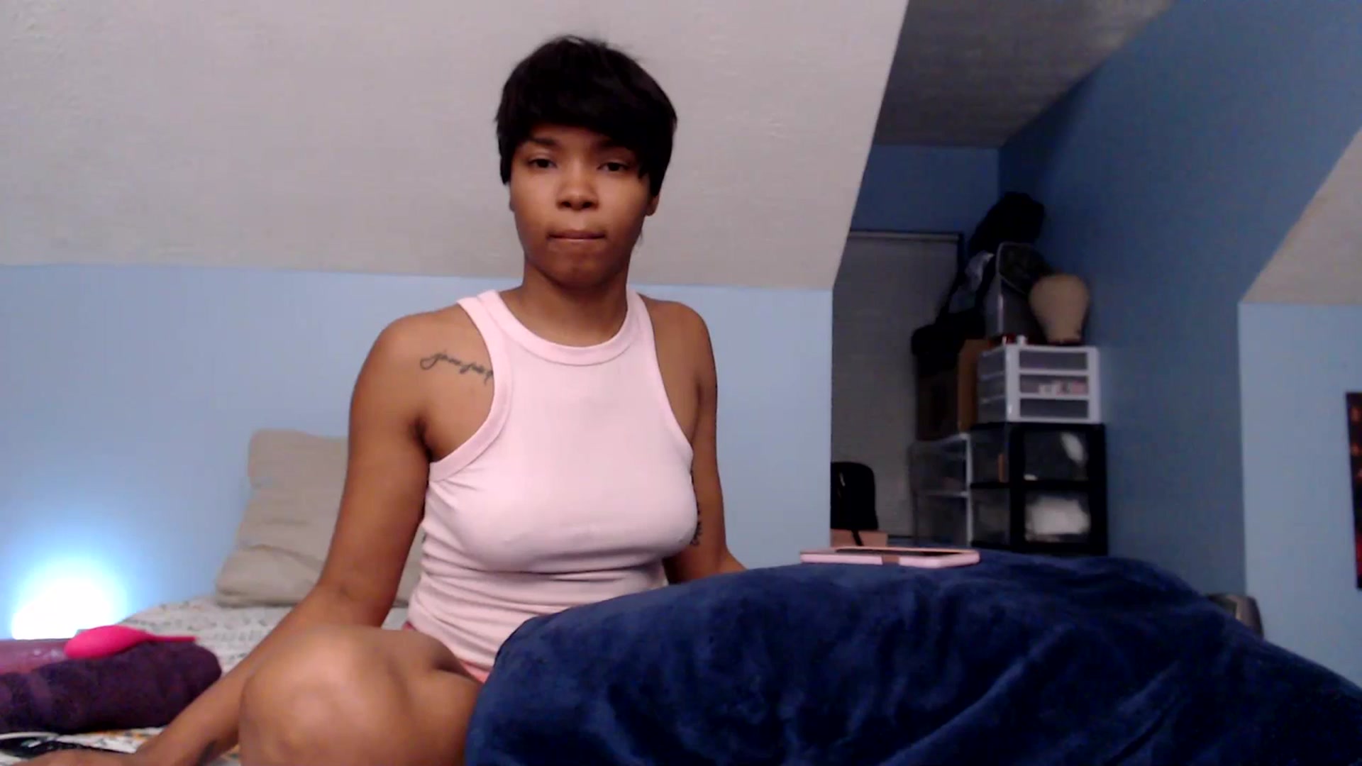 Gallery image thumbnail from FireSTARFISH8's myfreecams stream on, 07/17/2023, 09:53 image 12 of 20