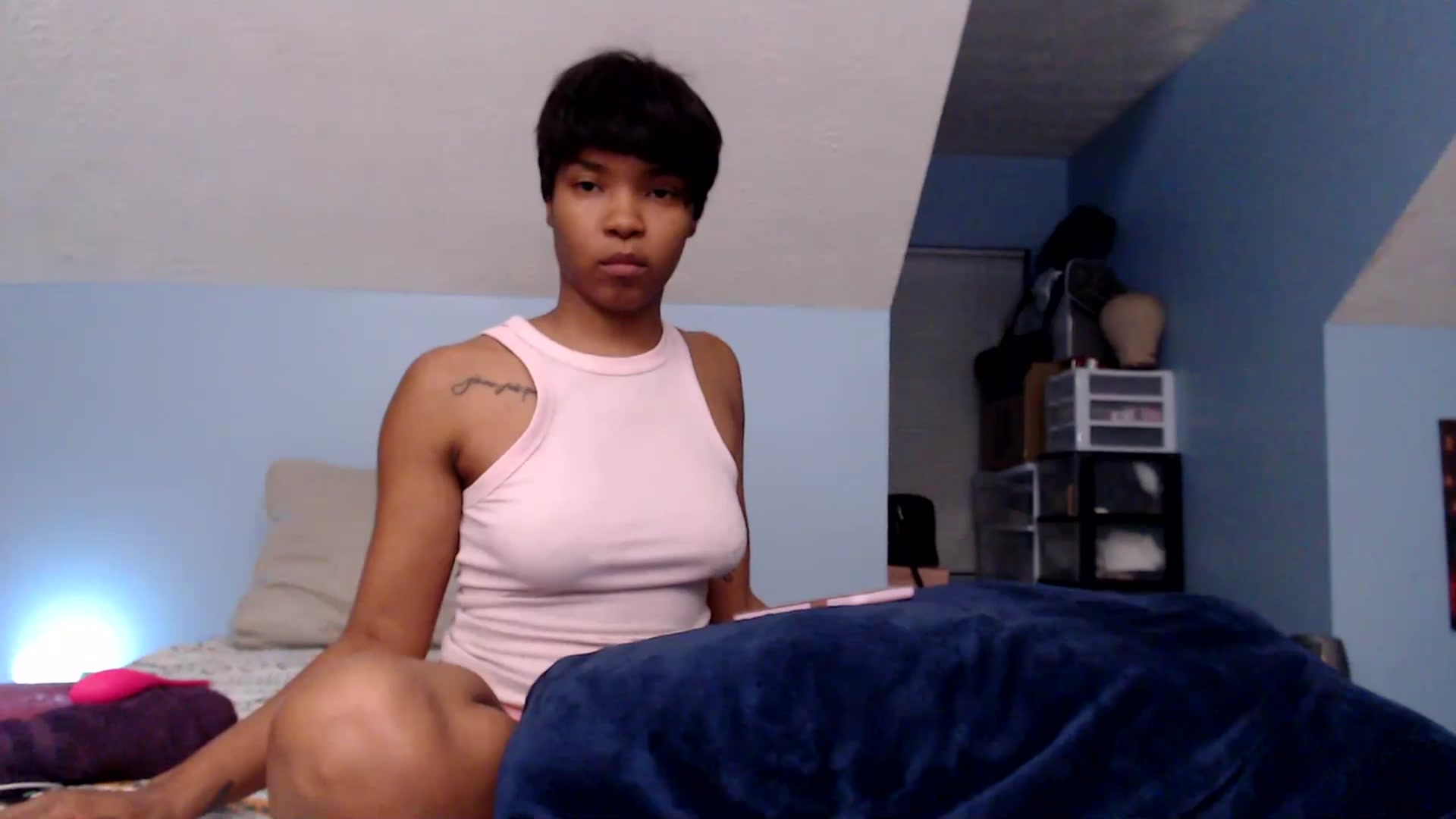 Gallery image thumbnail from FireSTARFISH8's myfreecams stream on, 07/17/2023, 09:53 image 18 of 20