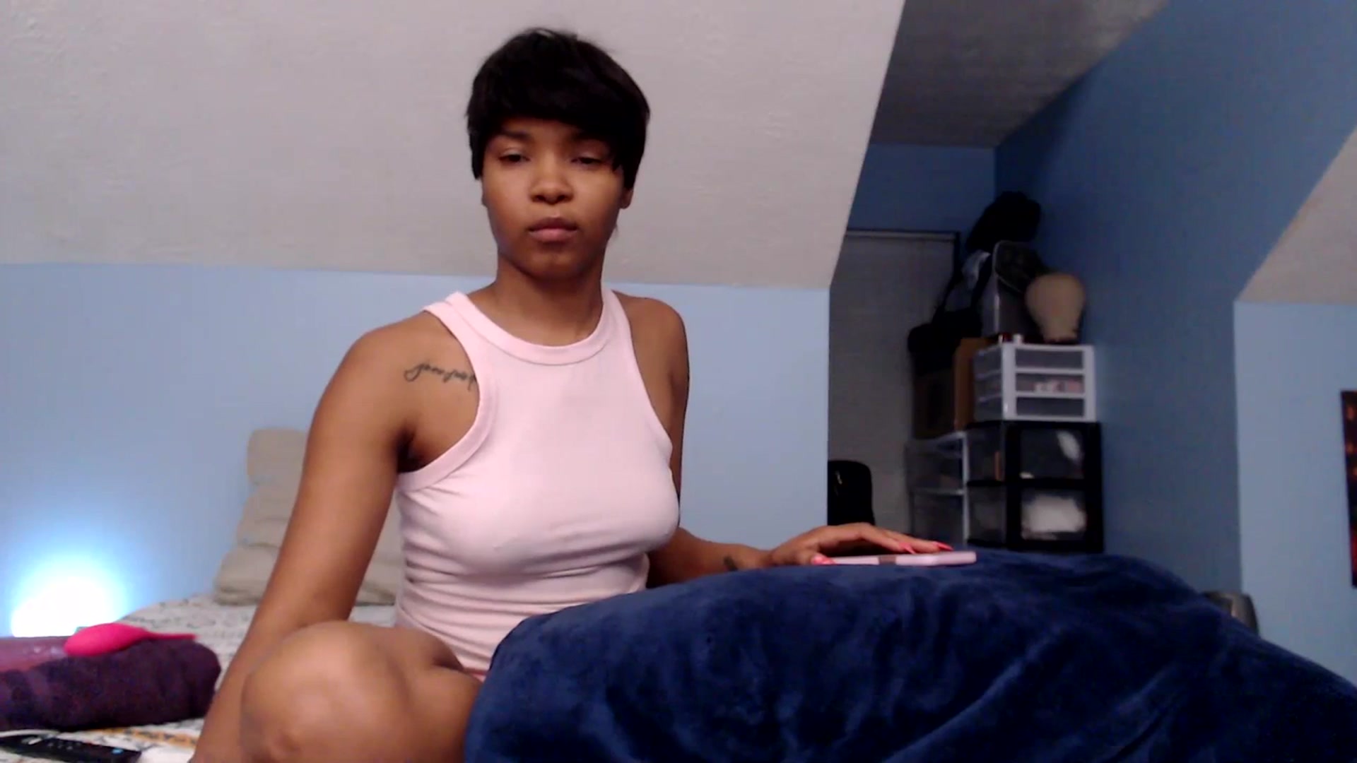 Gallery image thumbnail from FireSTARFISH8's myfreecams stream on, 07/17/2023, 09:53 image 10 of 20