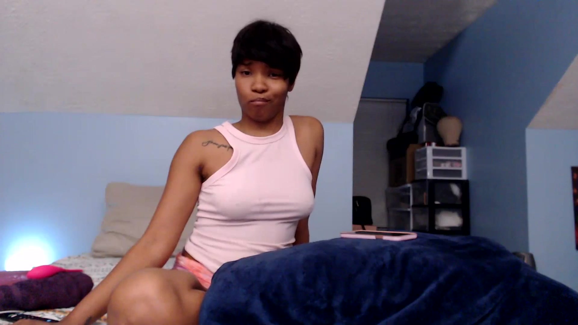 Gallery image thumbnail from FireSTARFISH8's myfreecams stream on, 07/17/2023, 09:53 image 8 of 20