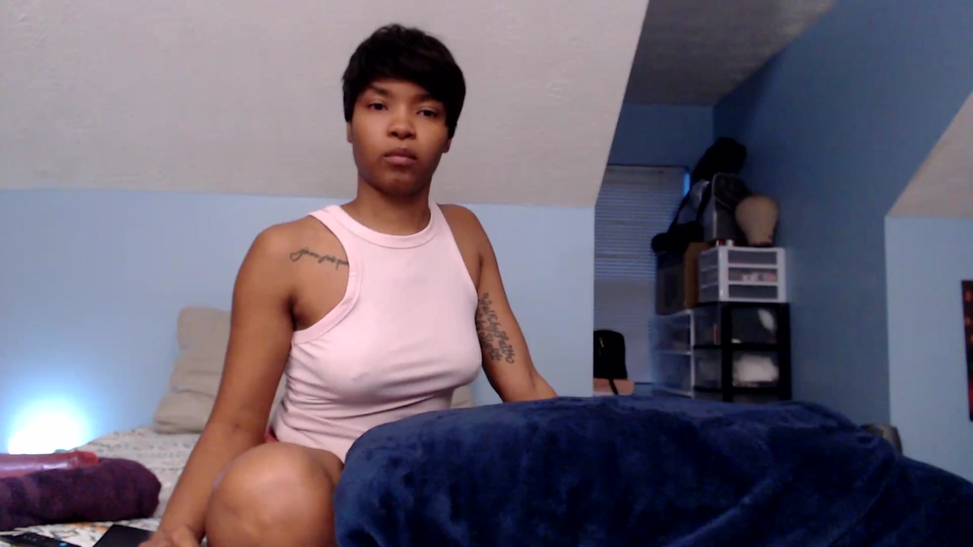 Gallery image thumbnail from FireSTARFISH8's myfreecams stream on, 07/17/2023, 10:35 image 18 of 20