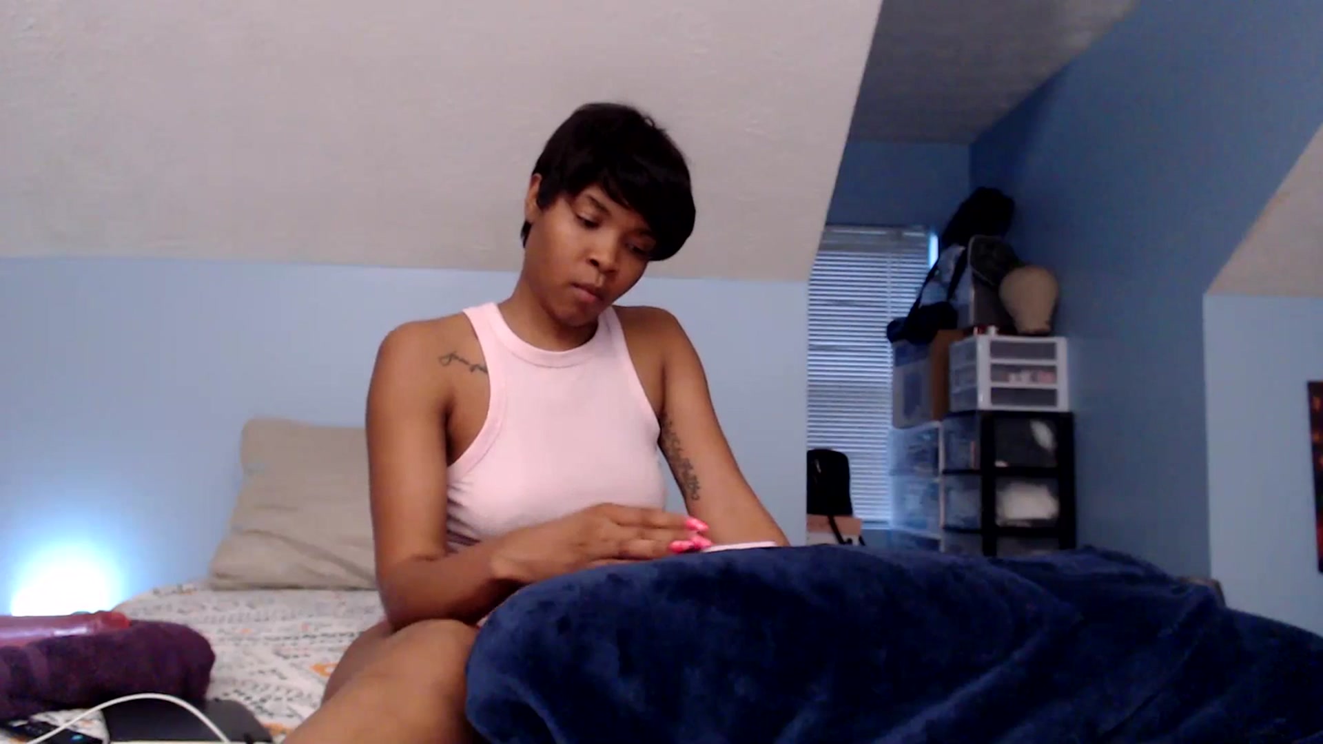Gallery image thumbnail from FireSTARFISH8's myfreecams stream on, 07/17/2023, 11:16 image 6 of 20