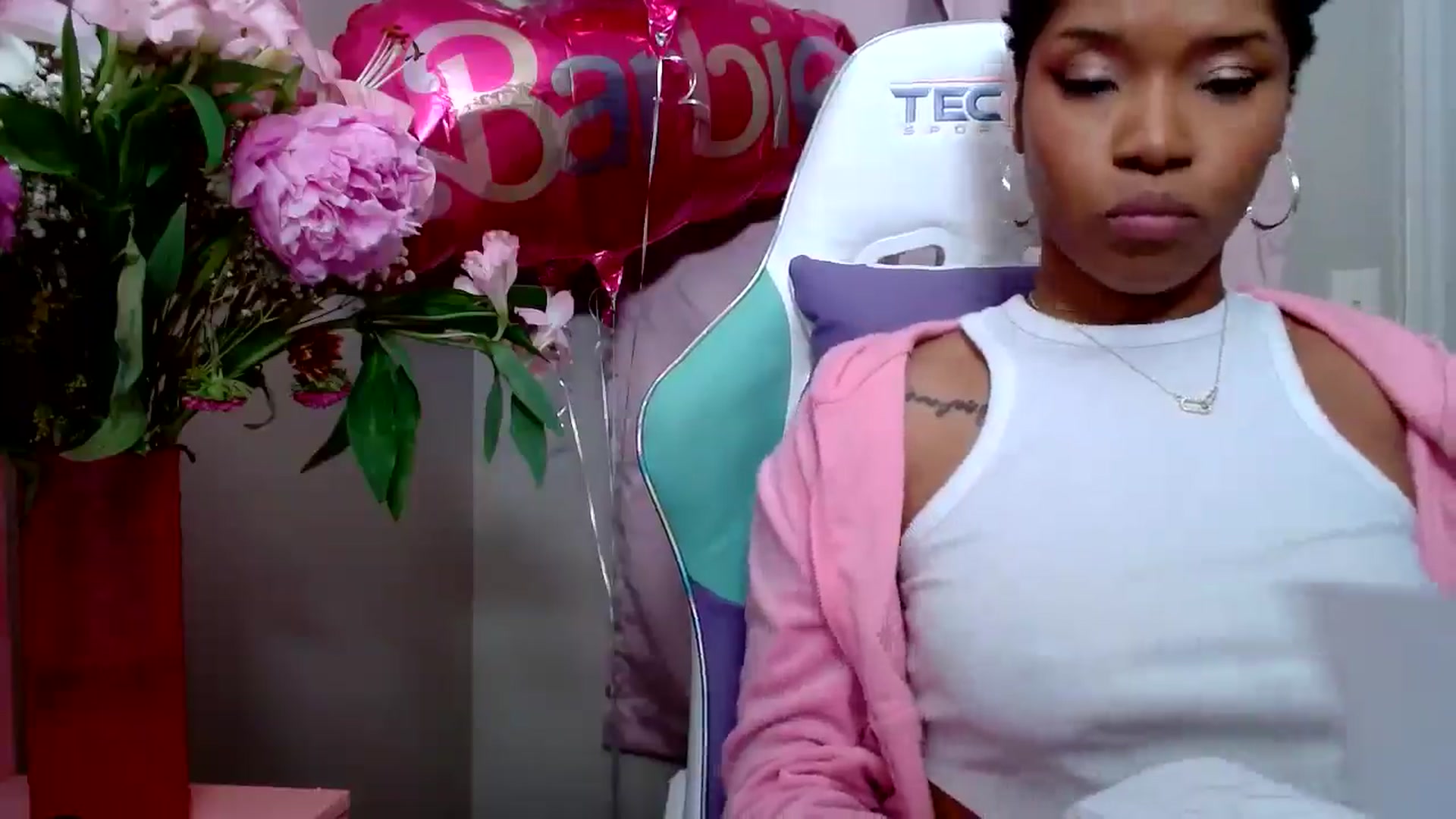 Gallery image thumbnail from FireSTARFISH8's myfreecams stream on, 12/08/2025, 06:28 image 7 of 20