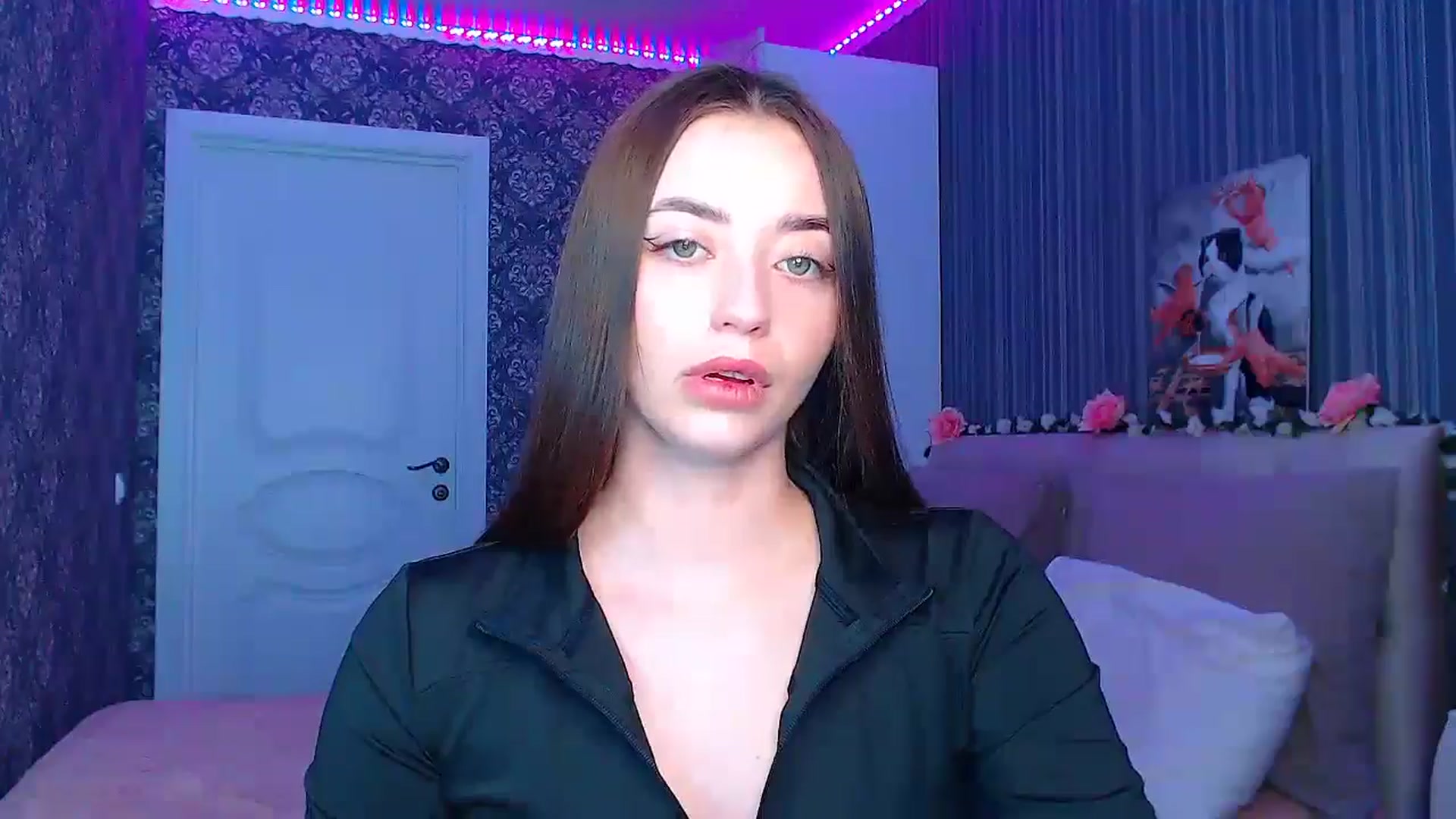 Gallery image thumbnail from FireeFlowerV's myfreecams stream on, 03/11/2025, 14:59 image 3 of 20