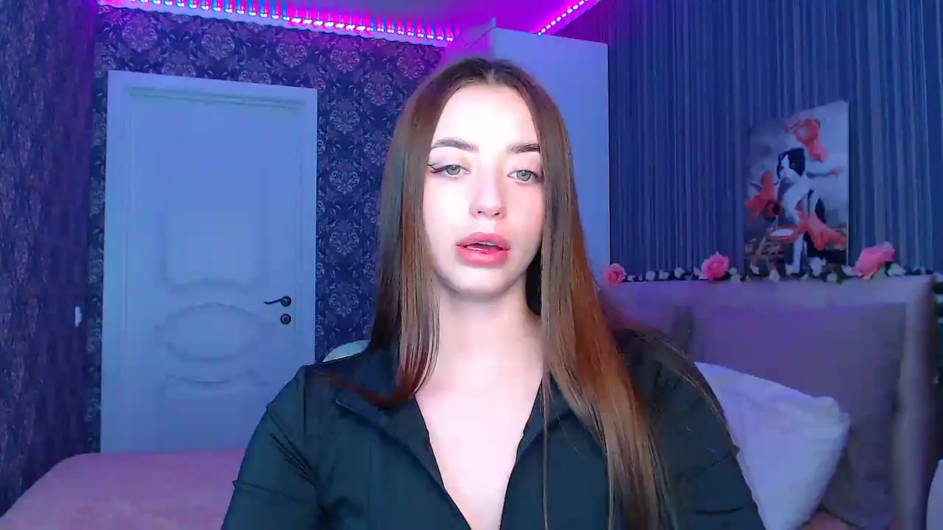 Gallery image thumbnail from FireeFlowerV's myfreecams stream on, 03/11/2025, 14:59 image 14 of 20