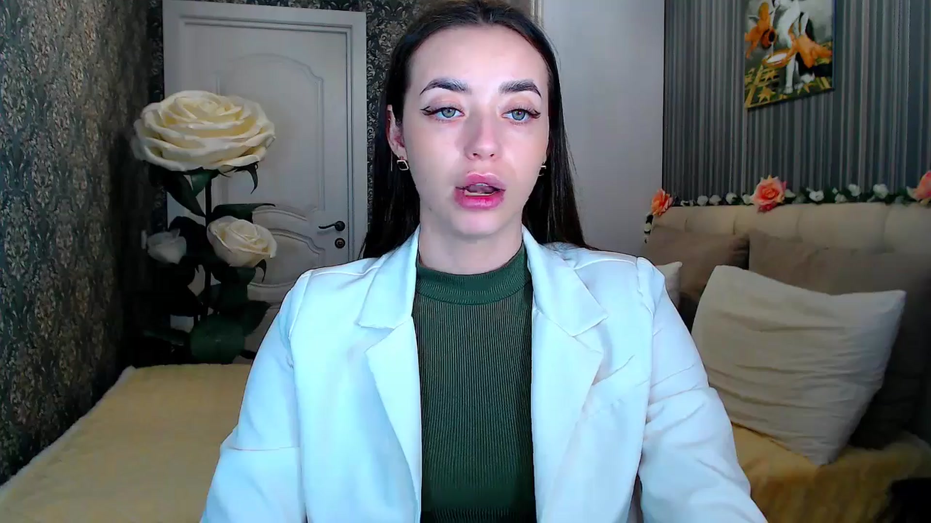 Gallery image thumbnail from FireeFlowerV's myfreecams stream on, 05/18/2025, 12:04 image 3 of 20