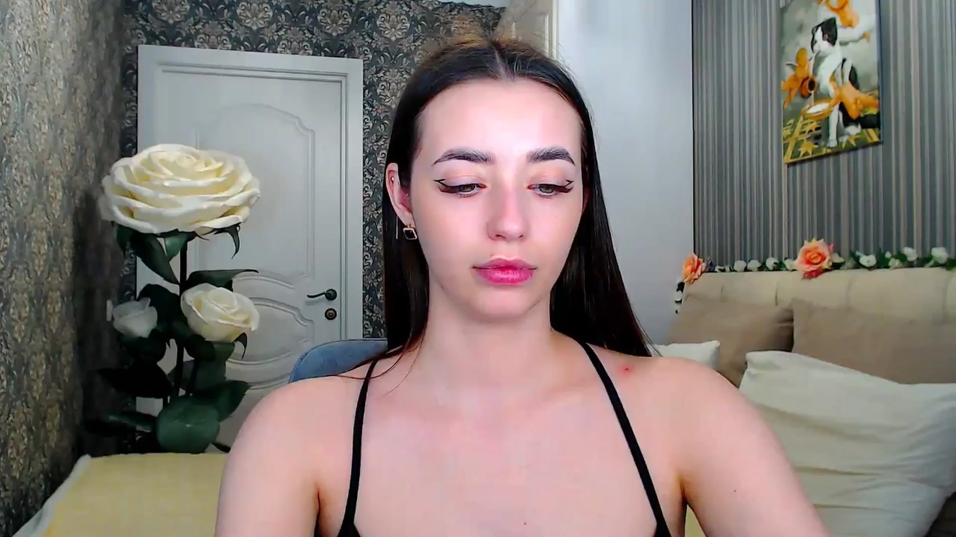 Gallery image thumbnail from FireeFlowerV's myfreecams stream on, 05/18/2025, 15:15 image 15 of 20