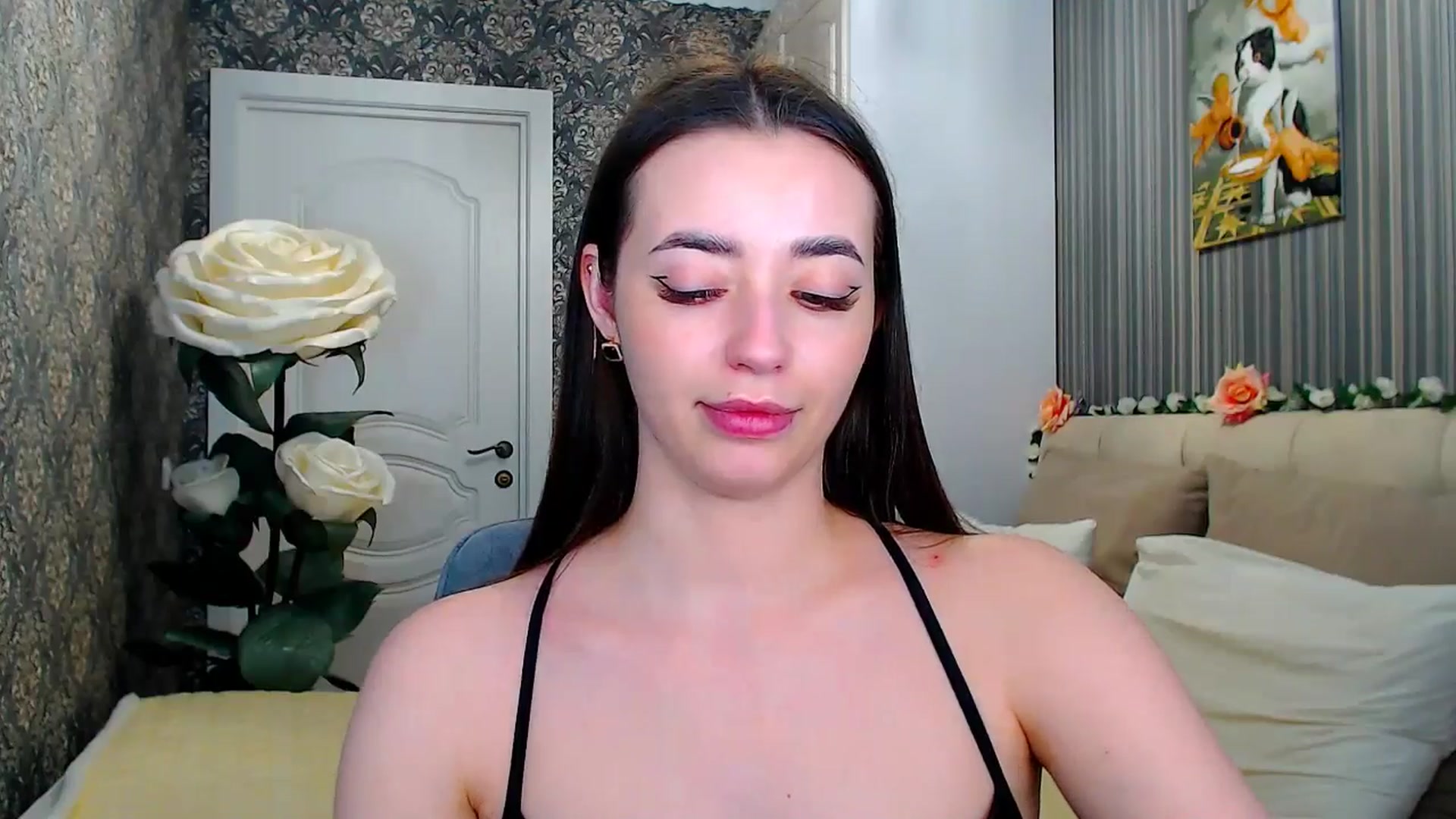 Gallery image thumbnail from FireeFlowerV's myfreecams stream on, 05/18/2025, 15:15 image 16 of 20