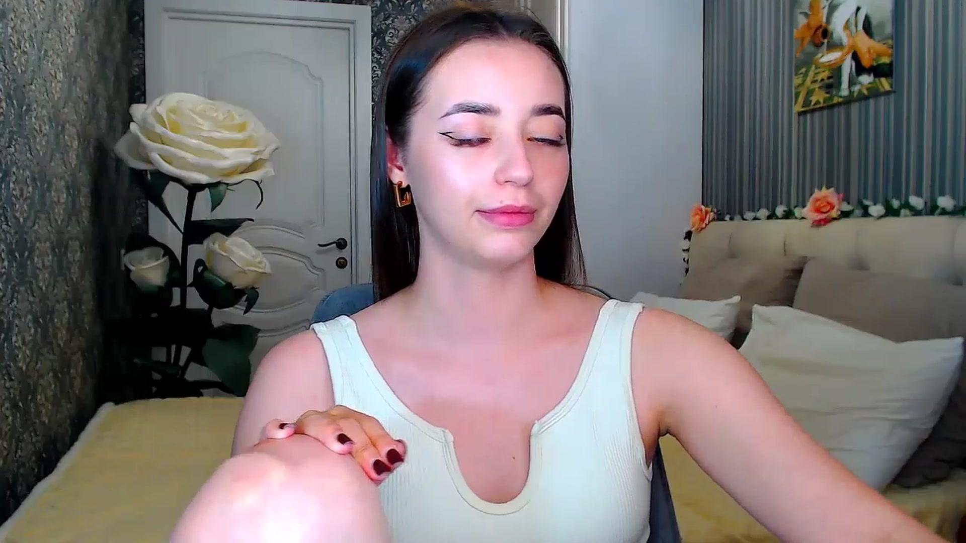 Gallery image thumbnail from FireeFlowerV's myfreecams stream on, 06/02/2025, 10:44 image 2 of 20