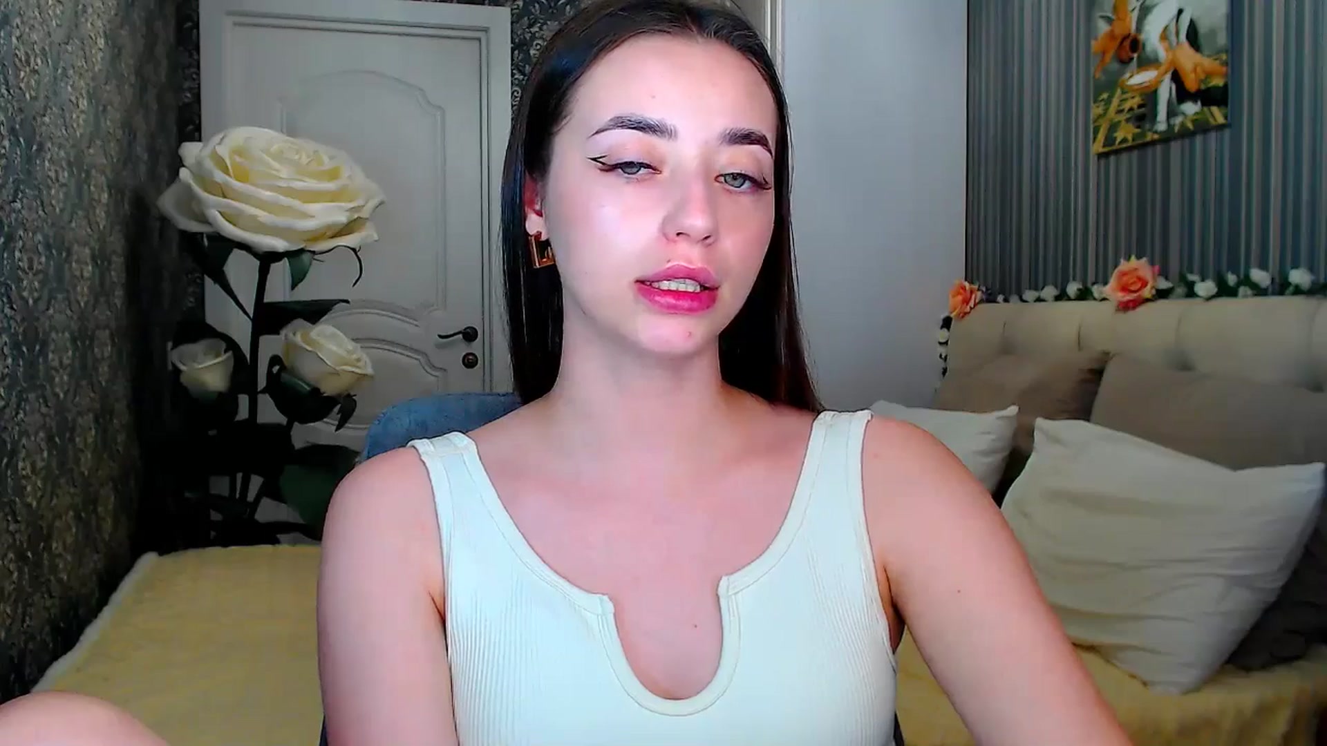 Gallery image thumbnail from FireeFlowerV's myfreecams stream on, 06/02/2025, 10:44 image 9 of 20