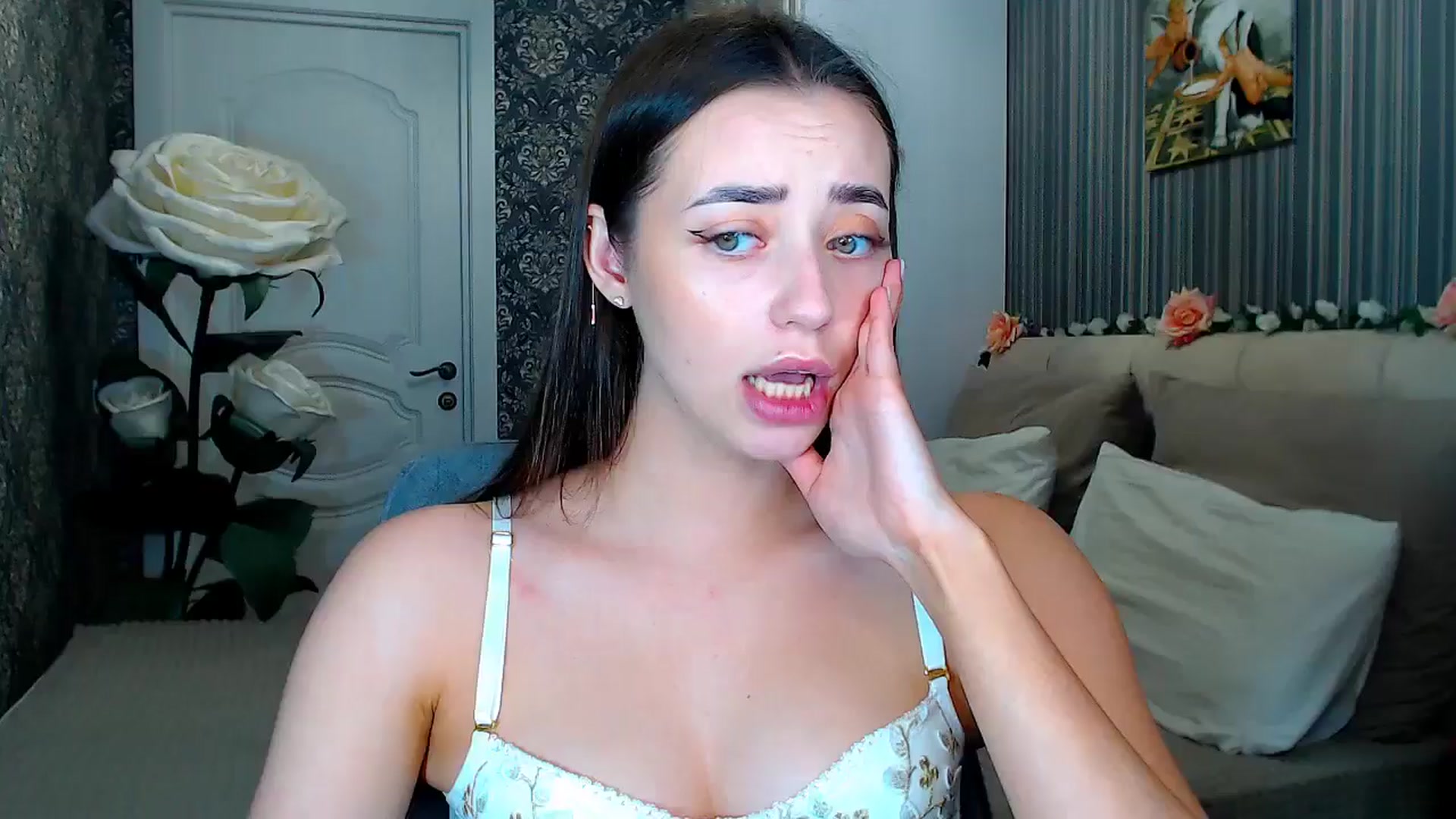 Gallery image thumbnail from FireeFlowerV's myfreecams stream on, 06/07/2025, 12:09 image 2 of 20