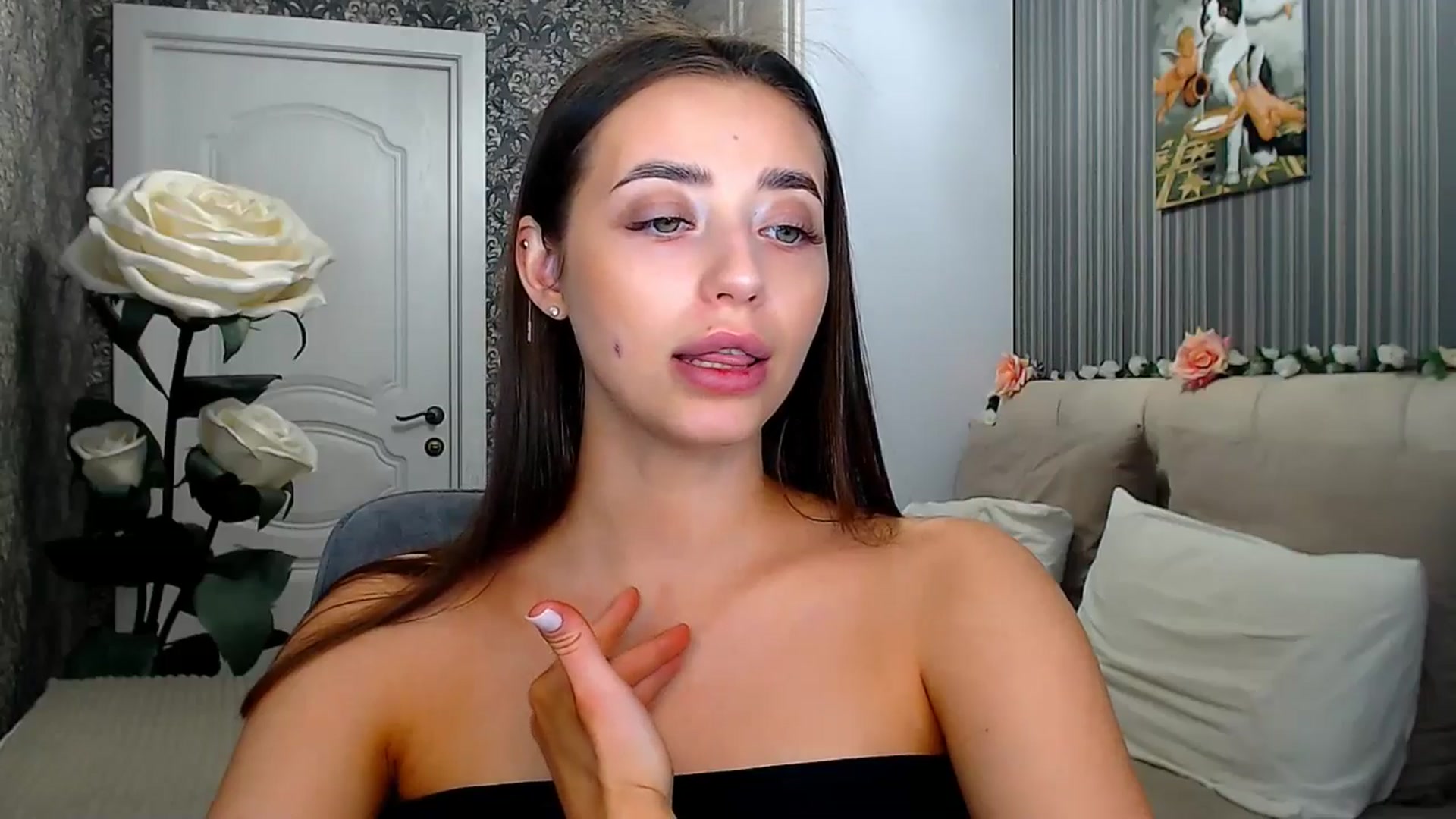 Gallery image thumbnail from FireeFlowerV's myfreecams stream on, 06/09/2025, 10:09 image 17 of 20