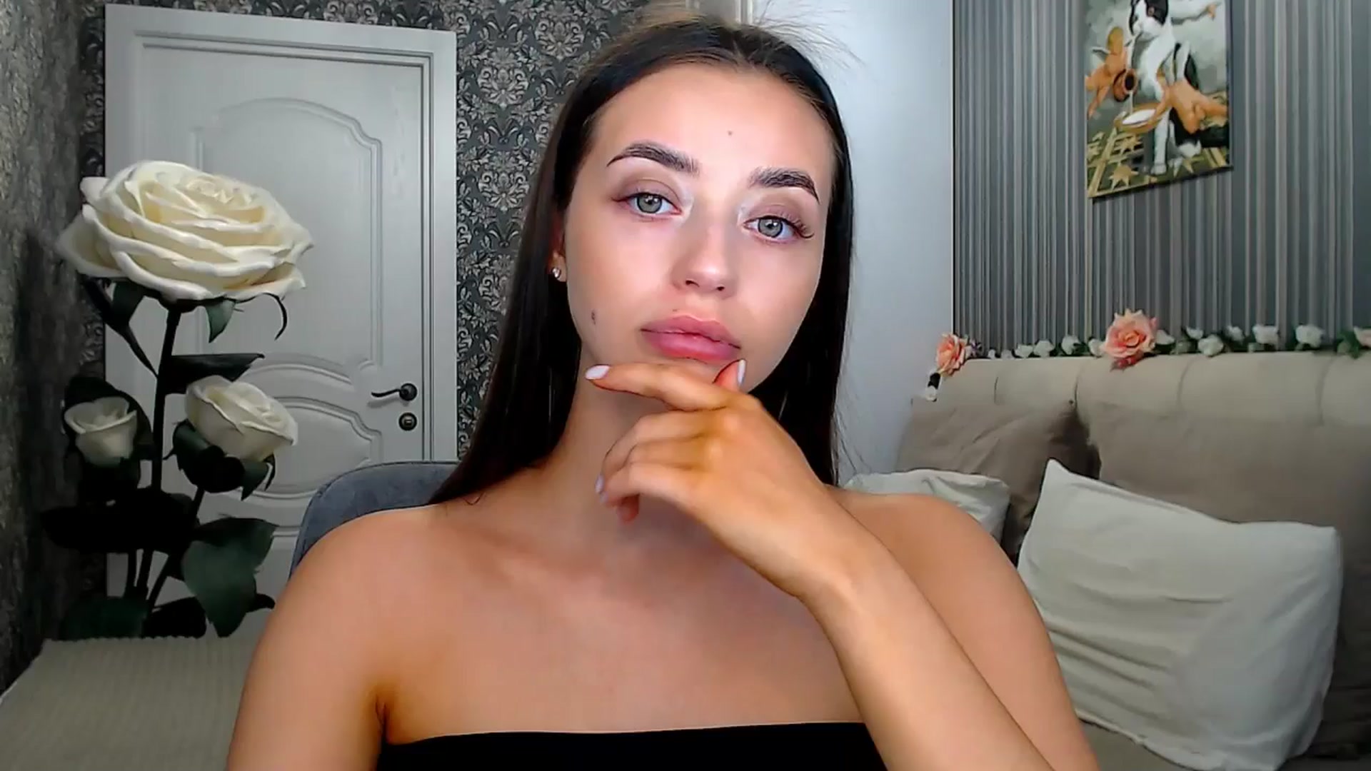 Gallery image thumbnail from FireeFlowerV's myfreecams stream on, 06/09/2025, 10:09 image 6 of 20