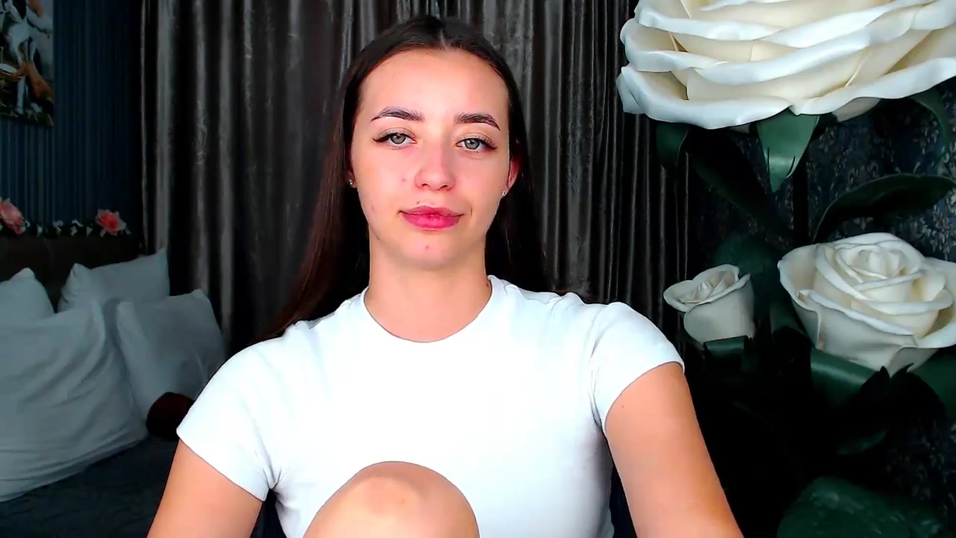 Gallery image thumbnail from FireeFlowerV's myfreecams stream on, 08/18/2025, 14:21 image 18 of 20