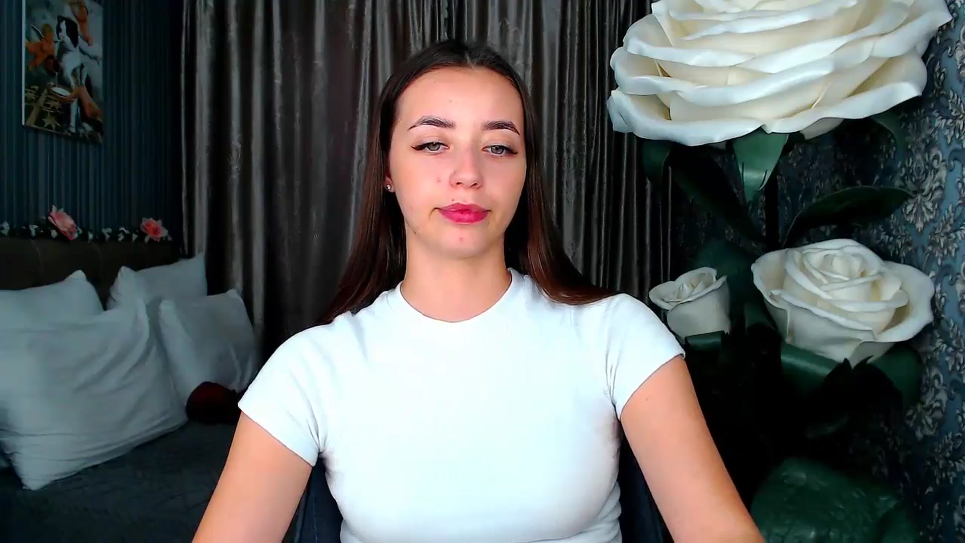 Gallery image thumbnail from FireeFlowerV's myfreecams stream on, 08/18/2025, 14:21 image 10 of 20