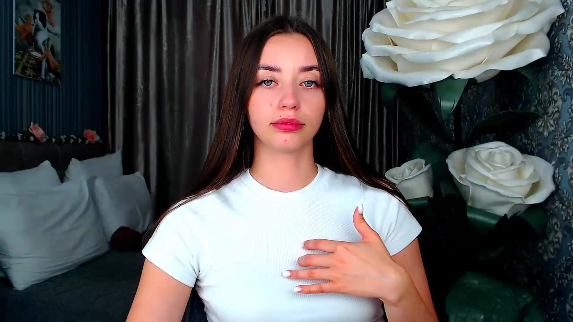 Gallery image thumbnail from FireeFlowerV's myfreecams stream on, 08/18/2025, 14:21 image 1 of 20