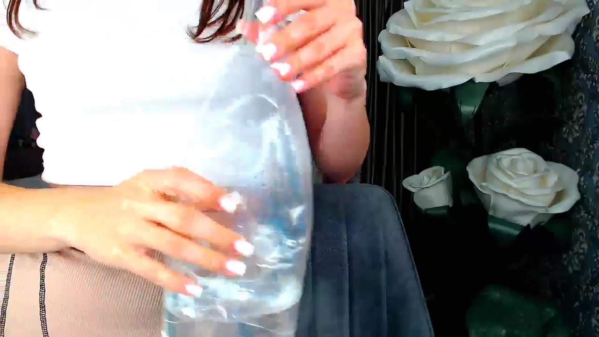 Gallery image thumbnail from FireeFlowerV's myfreecams stream on, 08/18/2025, 14:21 image 2 of 20