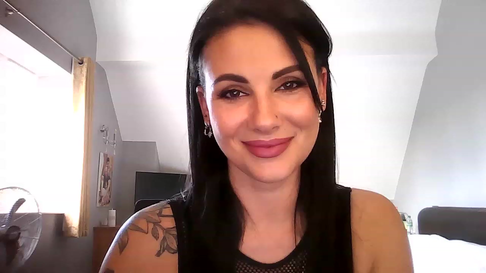 Gallery image thumbnail from FitBaby's myfreecams stream on, 01/13/2023, 13:48 image 11 of 20